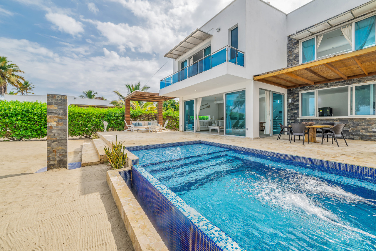 Property Image 1 - Luxury Villa private beach Tolu