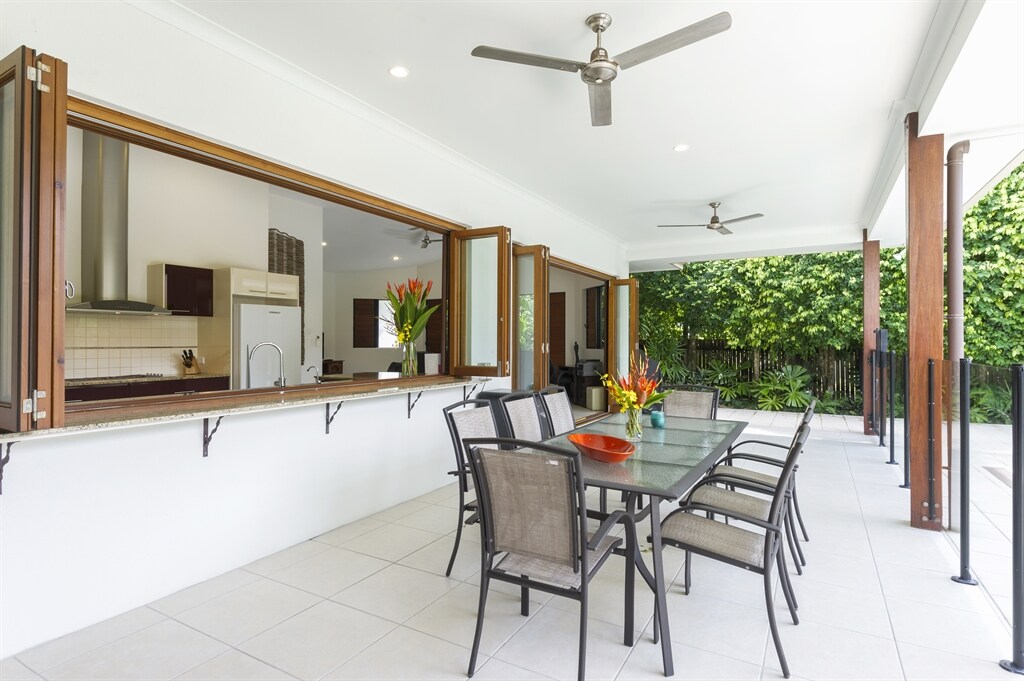 Luxury Accommodation Footsteps to Four Mile Port Douglas (18)