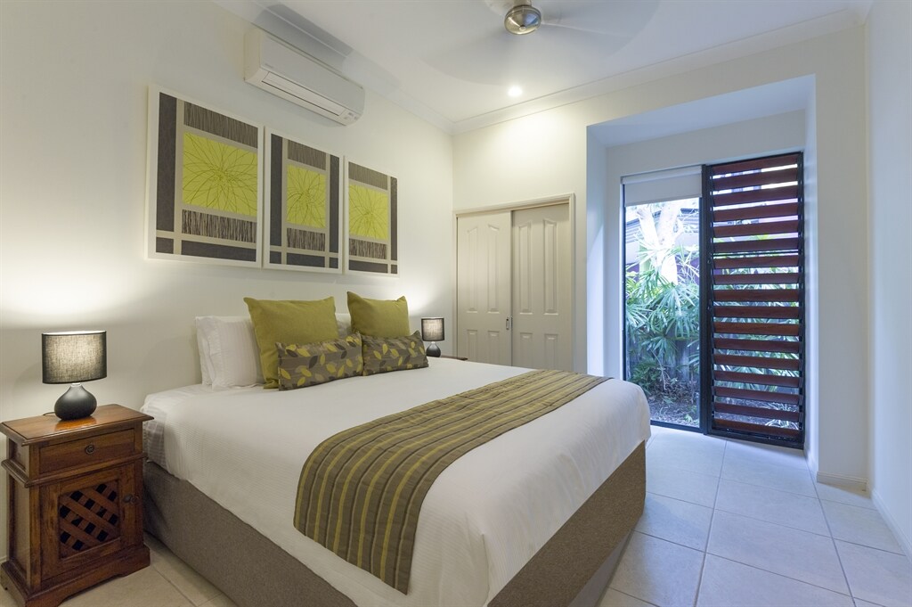 Luxury Accommodation Footsteps to Four Mile Port Douglas (2)