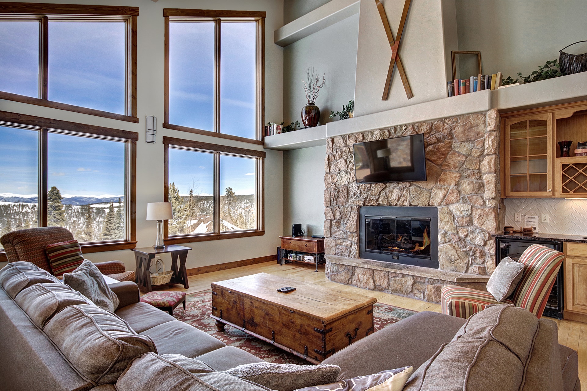 Cozy open living room with wonderful views. 