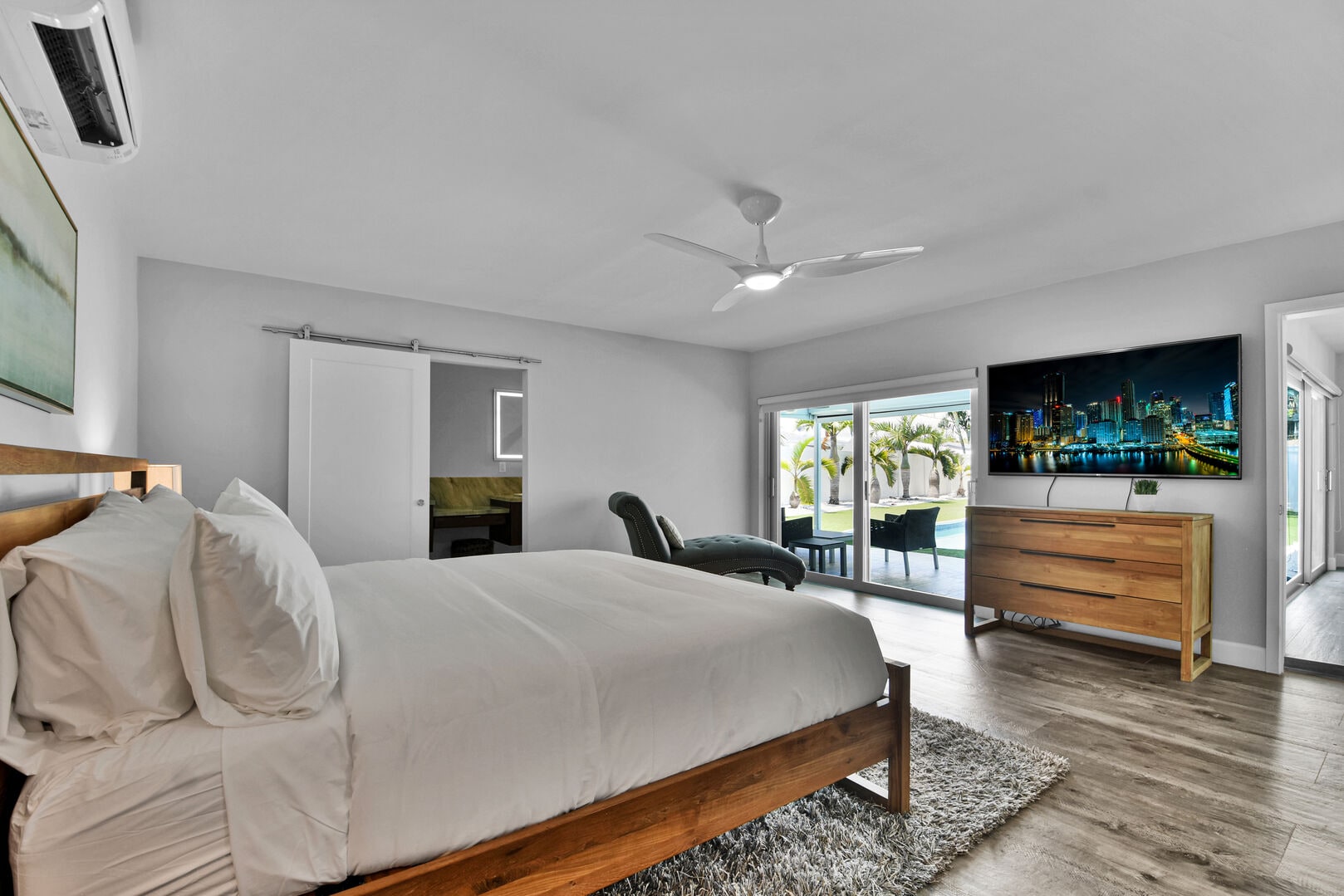 Bedroom 1 with King Bed, ensuite