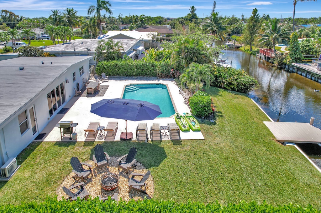Waterside location and large Yard, complete with games room and ample accommodation for all the family
