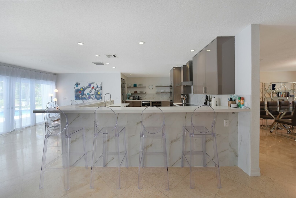 Breakfast bar seats 4