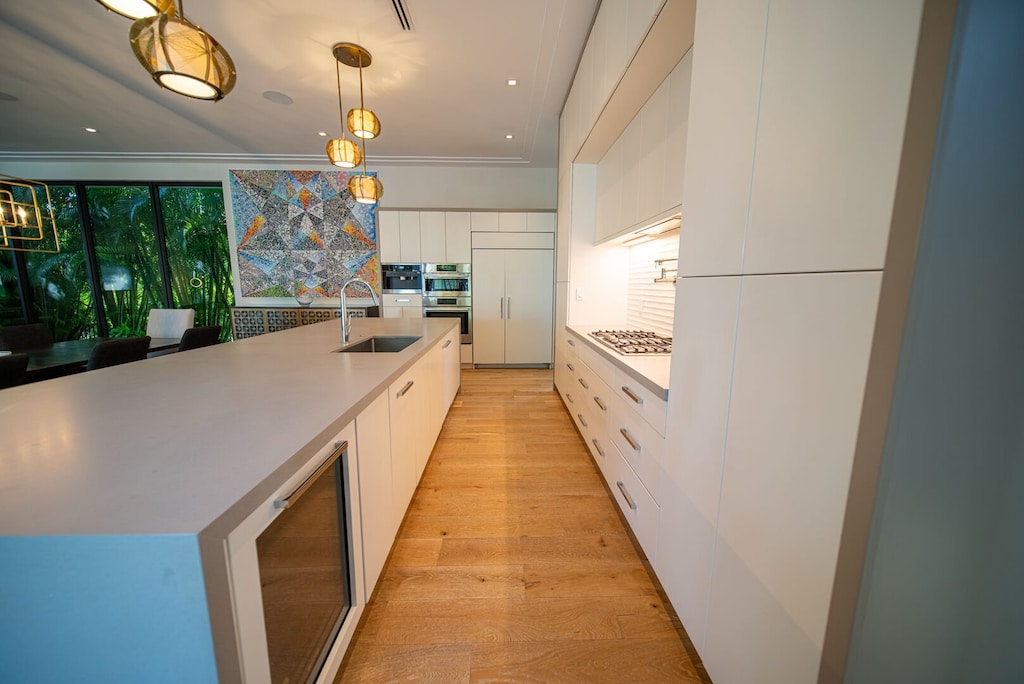 This kitchen has all modern appliances