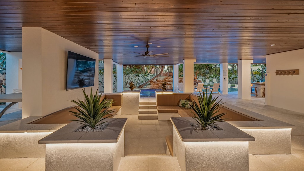 Twilight - Outdoor Covered Sunken Living Room