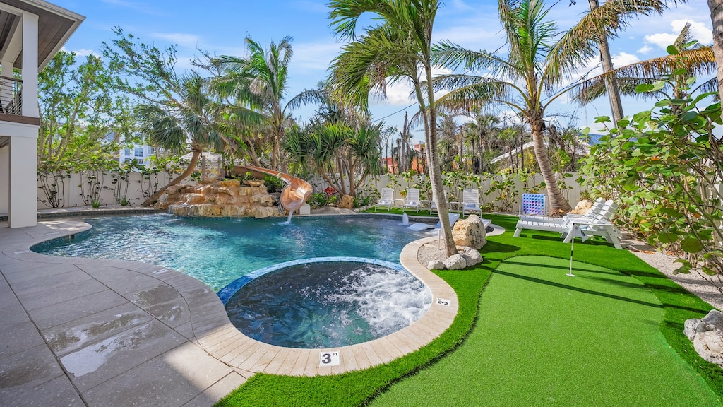 Resort Style Pool w/ Waterslide and Spa - Mini Golf - Billiards - Ping Pong - Sunken Living Room - 80' TV