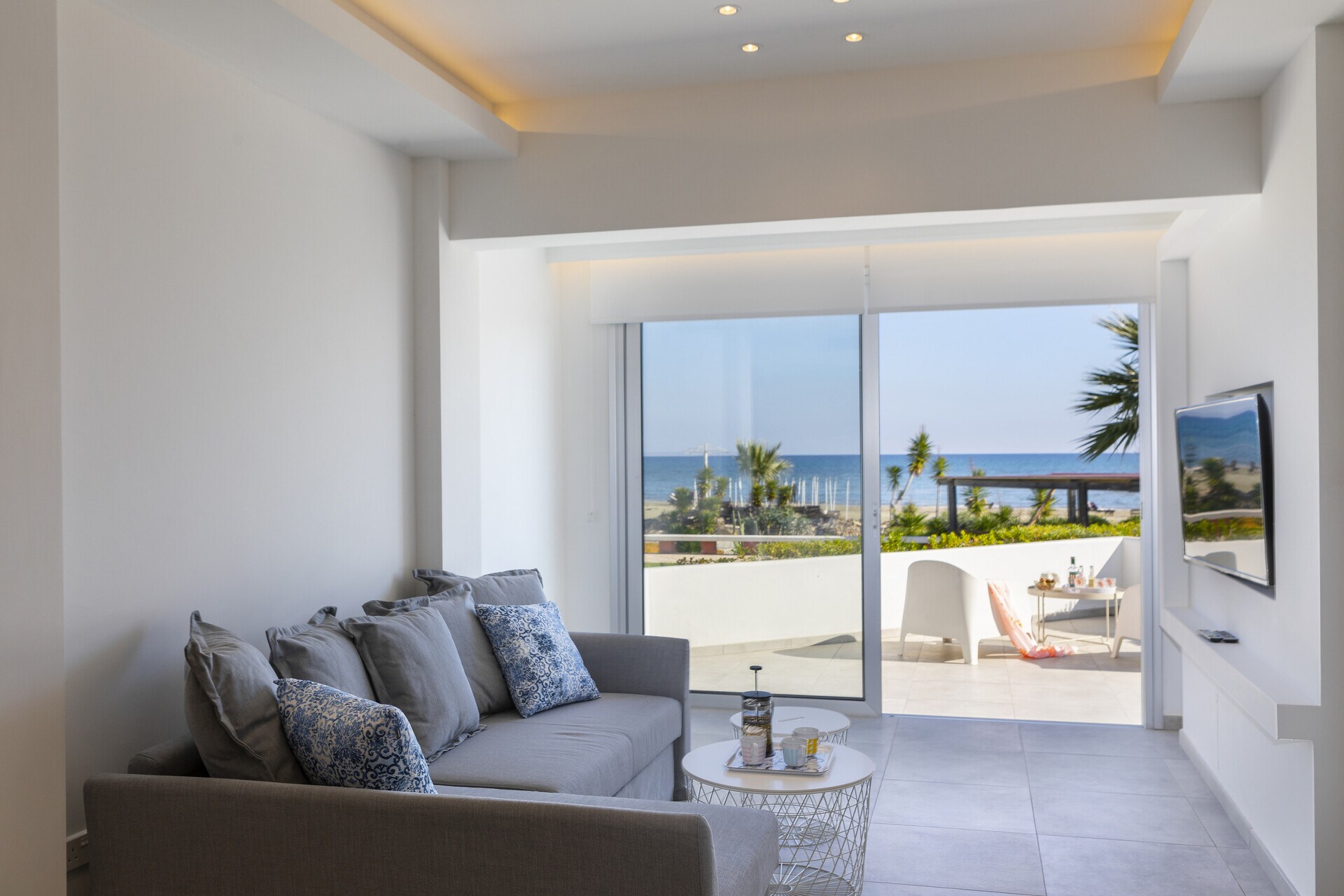 Property Image 2 - Imagine You and Your Family Renting this Perfect Beachfront Apartment, Larnaca Apartment 1388