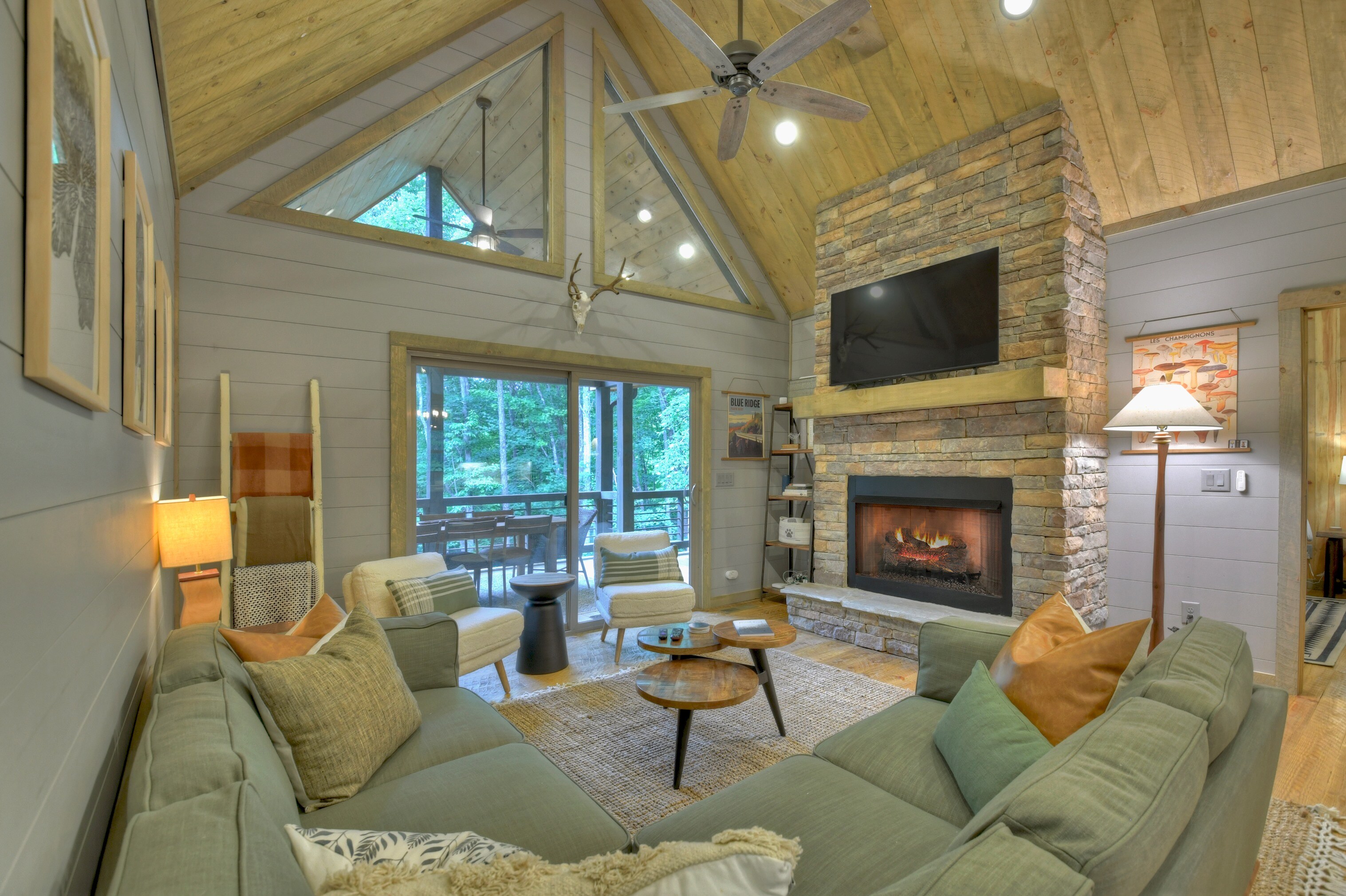 Wood Nest Retreat Book 2 Get 3rd Night Free Home Rental In Blue Ridge