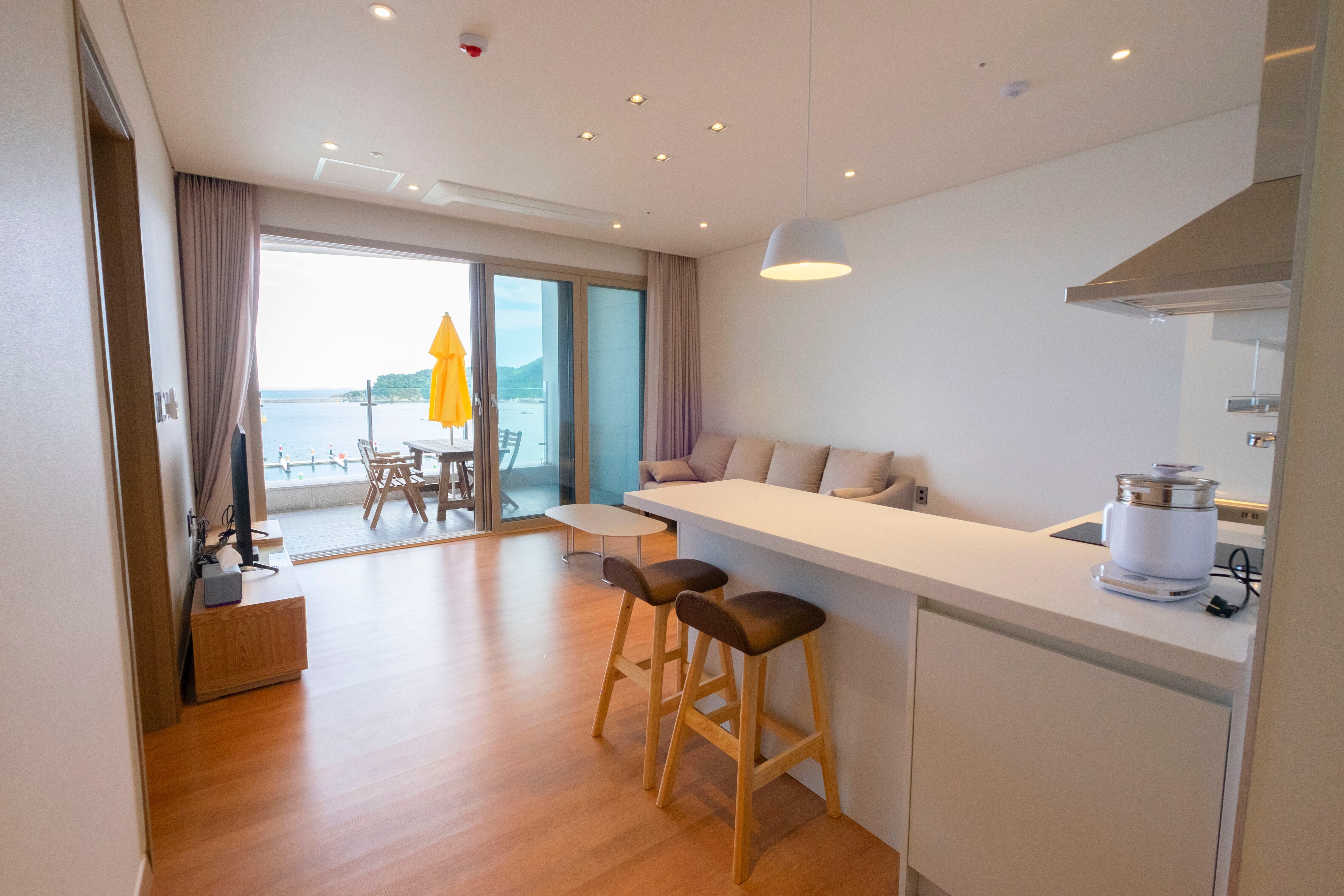 Property Image 1 - Lovely Apartment Close to the Yacht Pier 5  