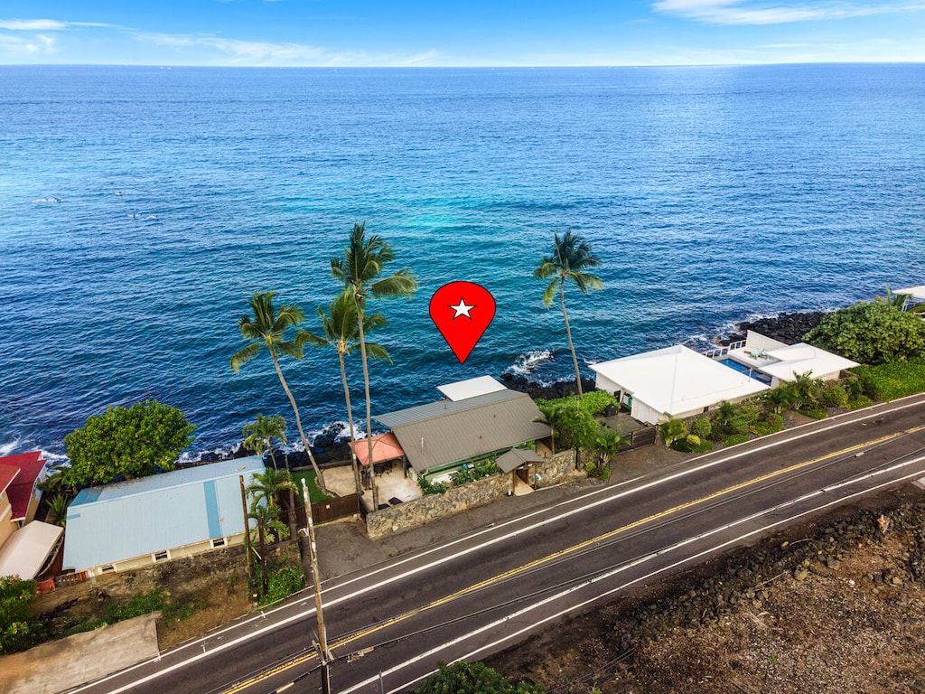 Prime location along Ali‘i Drive with direct oceanfront access.