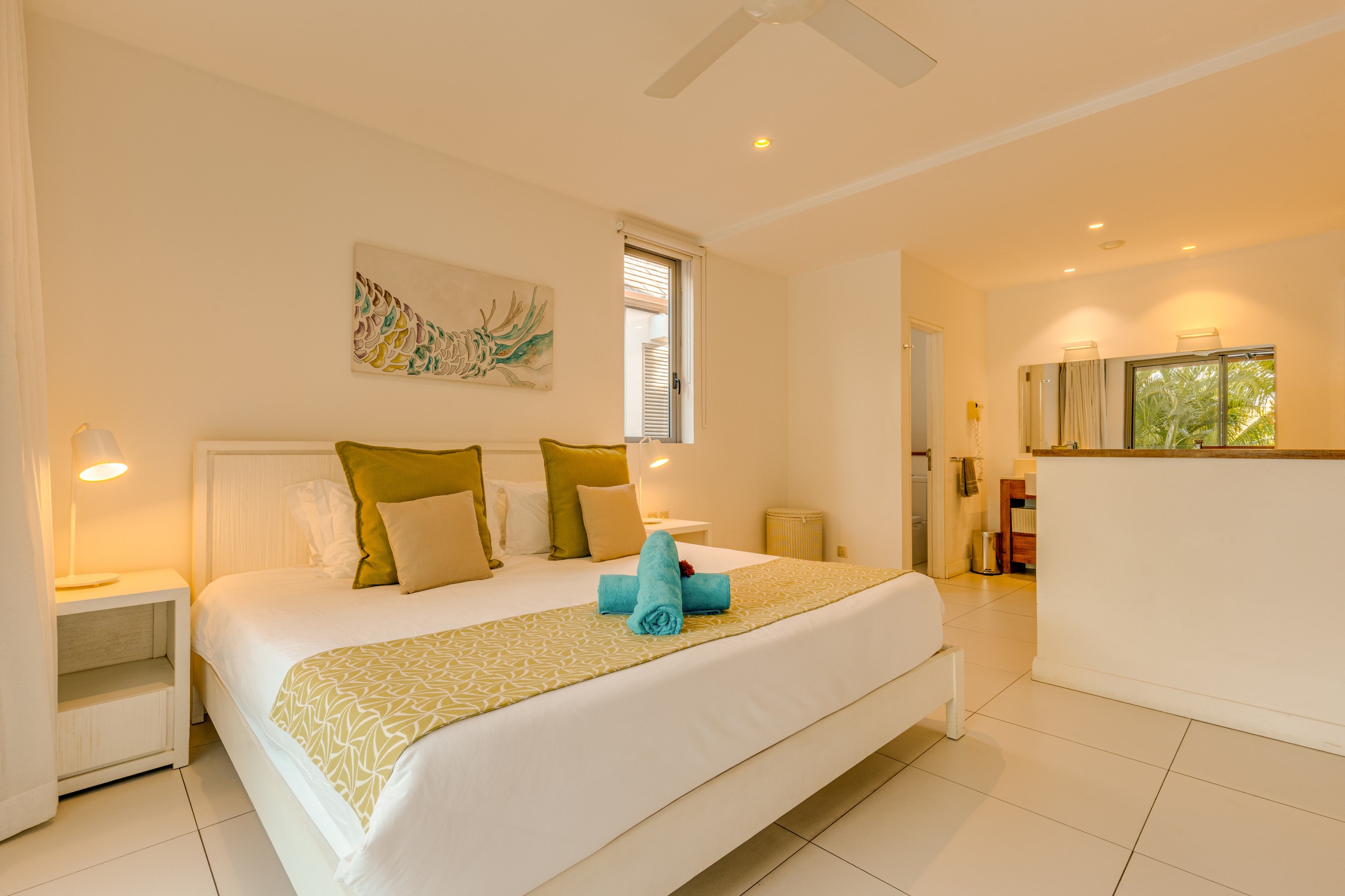 West Island 3 BR Deluxe Apartment West Island 3 BR Deluxe Apartment