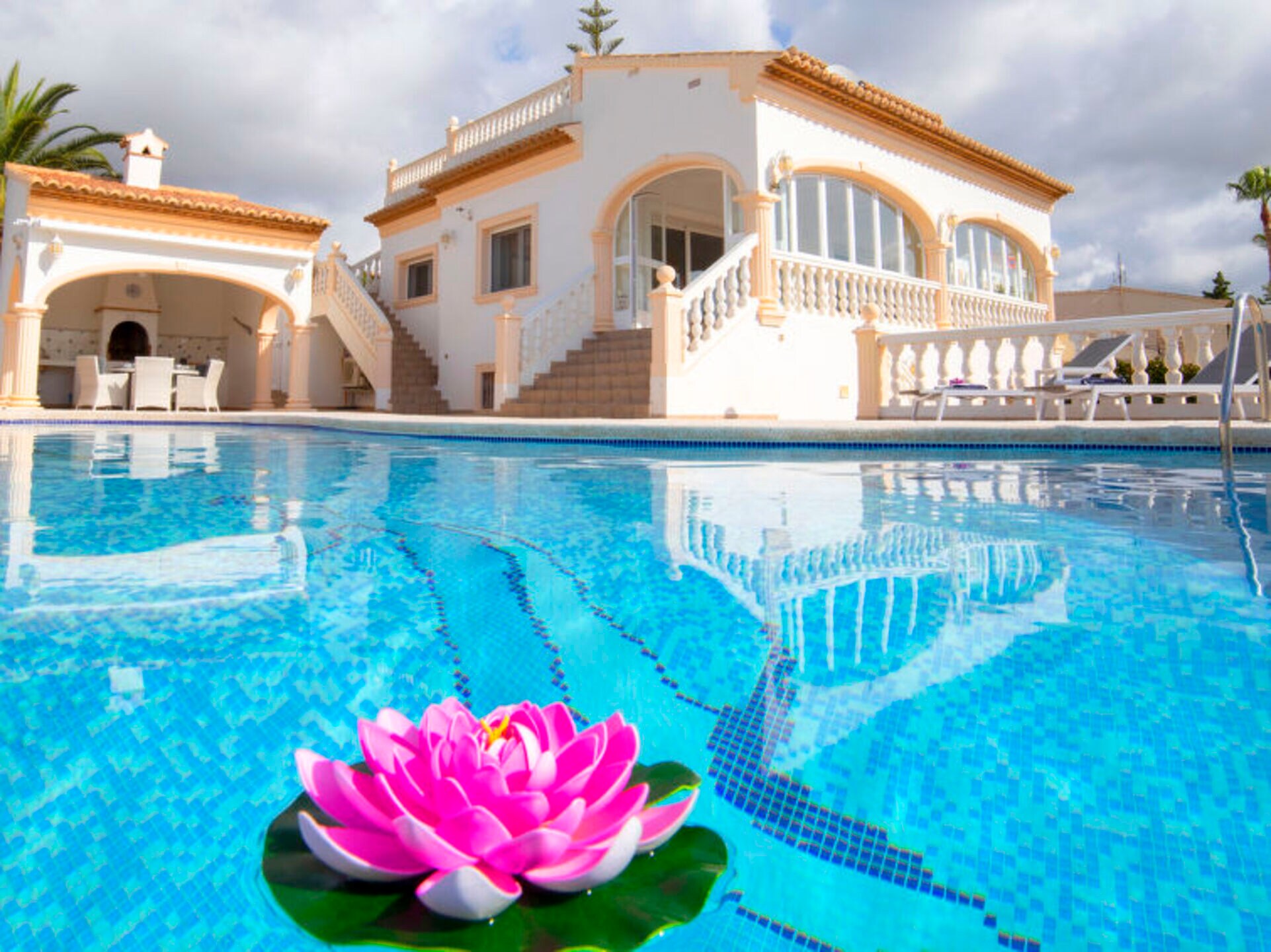 Property Image 1 - Rent Your Own Luxury Villa with 5 Bedrooms, Costa Blanca Villa 1005