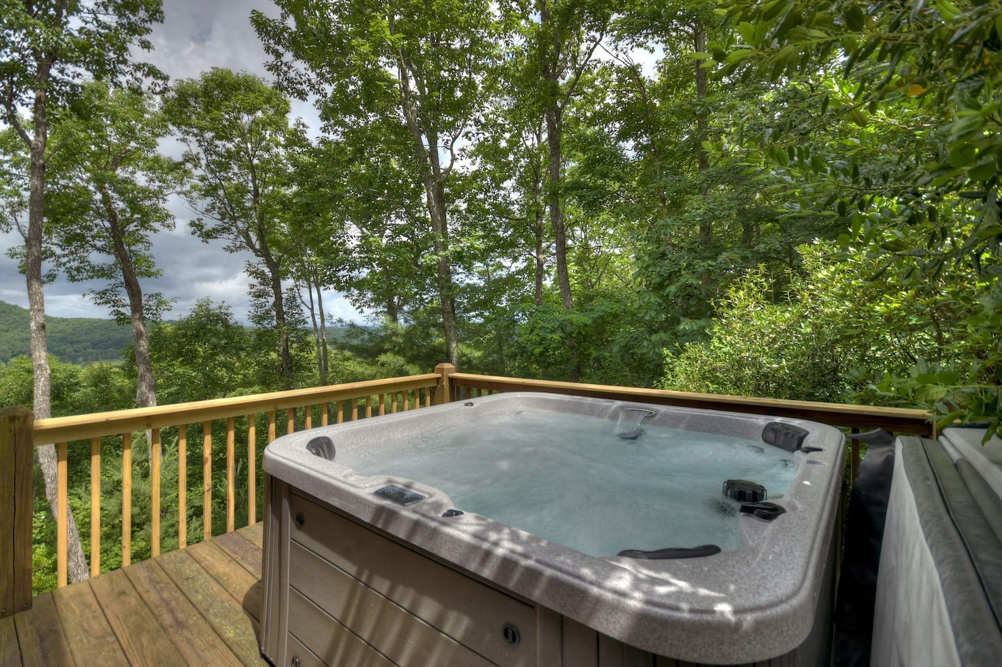 Property Image 2 - Hoot Owl Cabin - 5★ Mtn and Sunset Views - Hot Tub