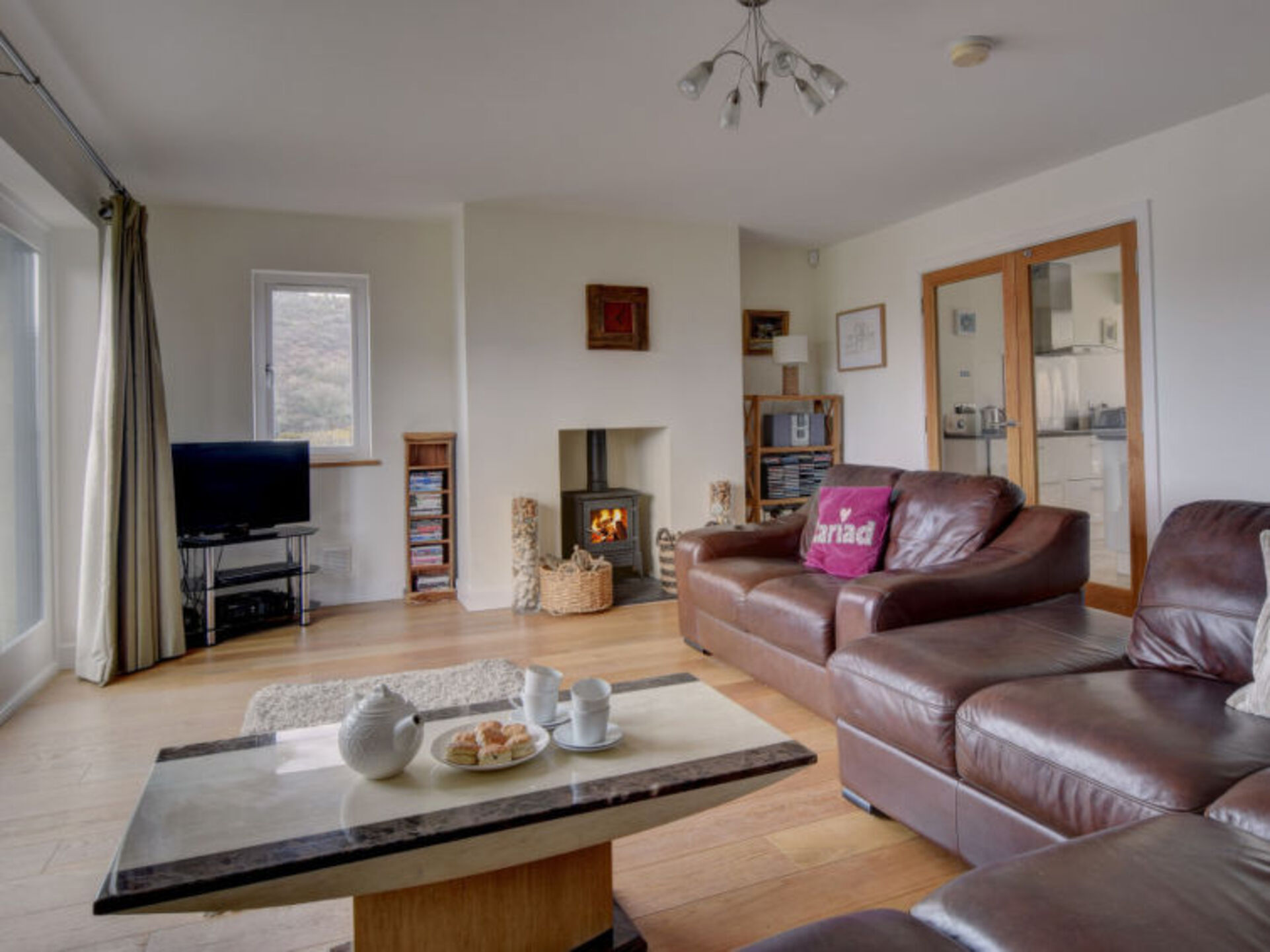 Property Image 1 - The Ultimate Villa in an Ideal Location, Wales Villa 1009
