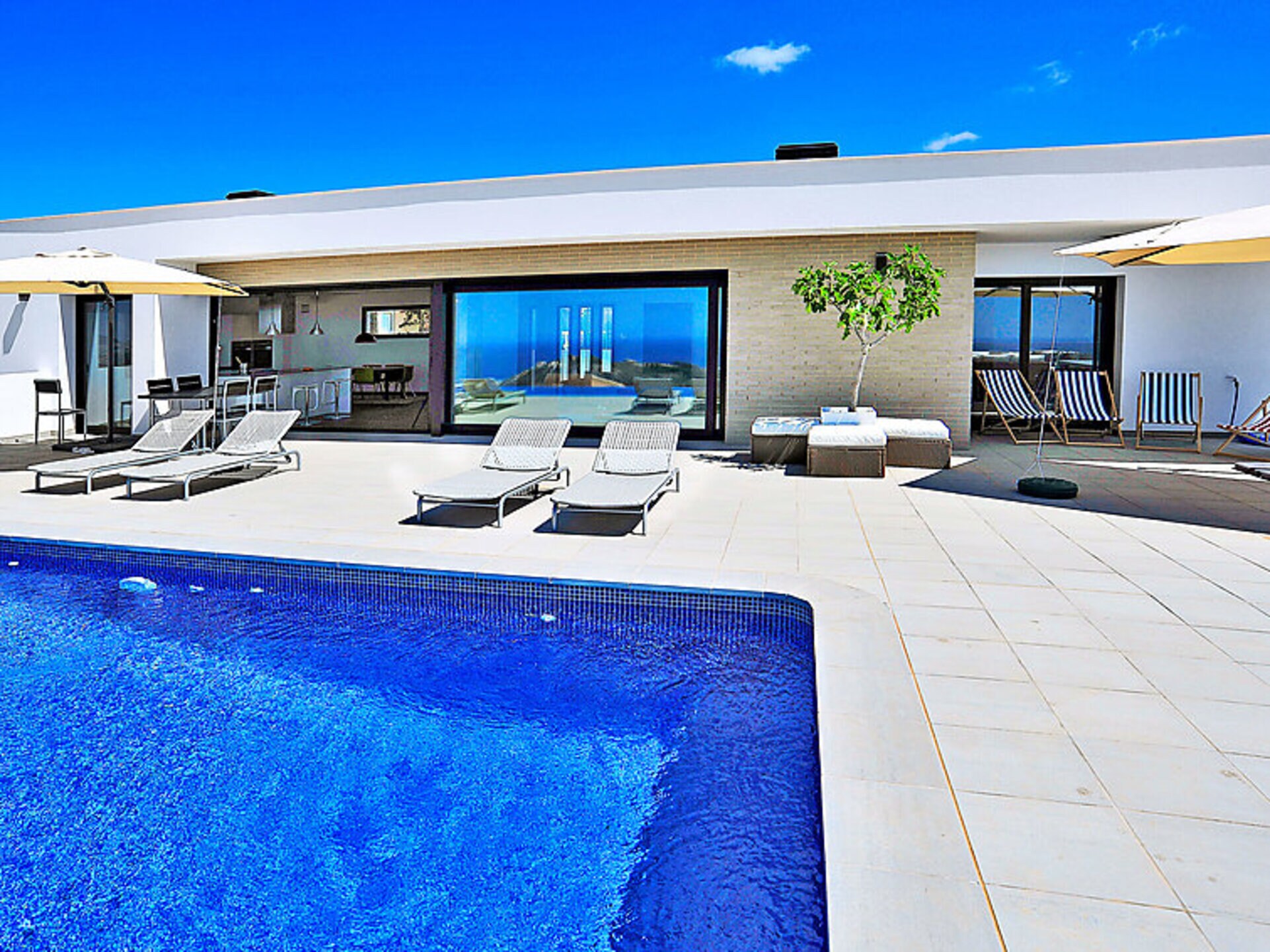 Property Image 1 - Villa with First Class Amenities, Costa Blanca Villa 1027