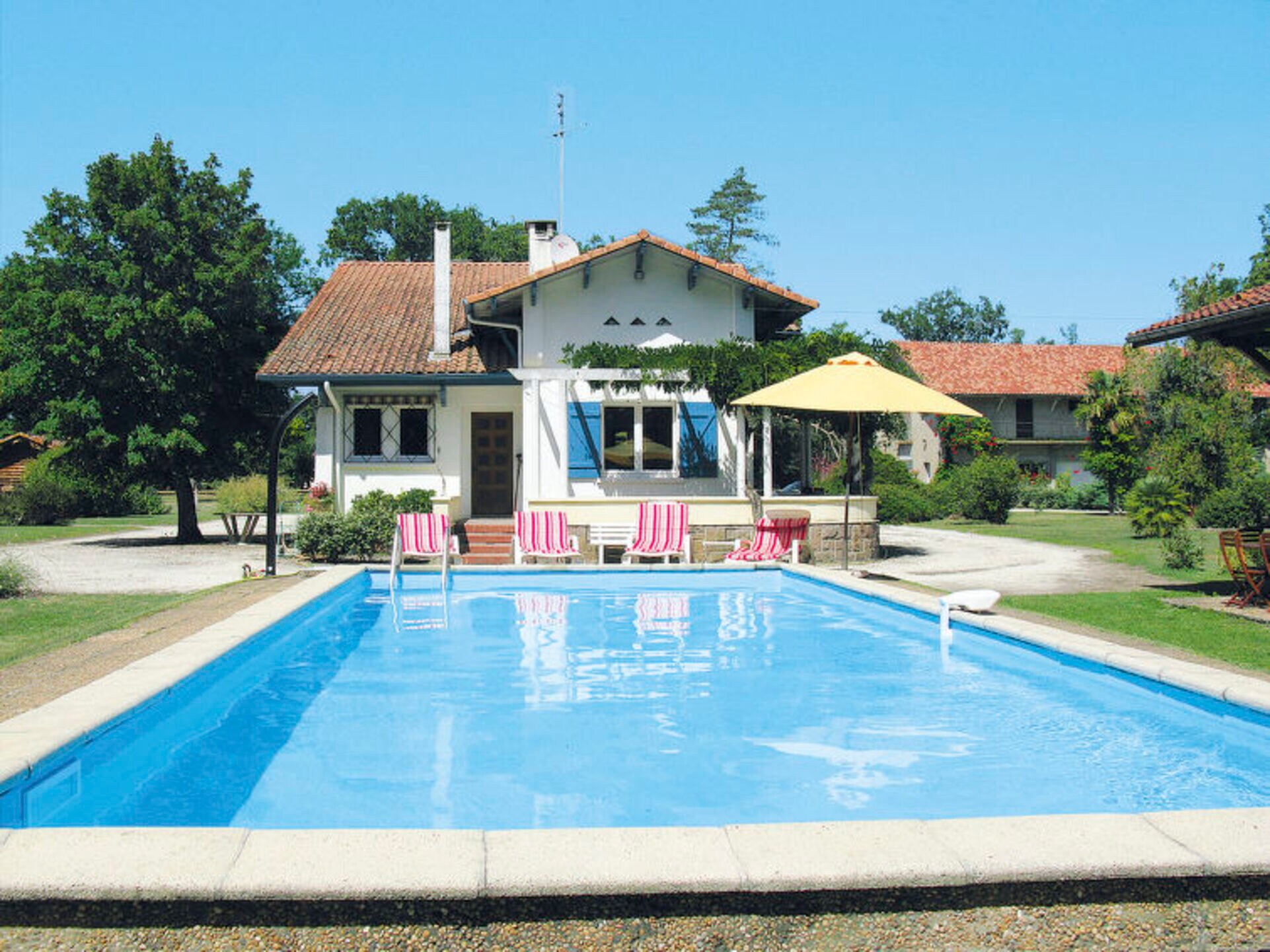 Property Image 1 - Villa with First Class Amenities, Nouvelle-Aquitaine Villa 1033