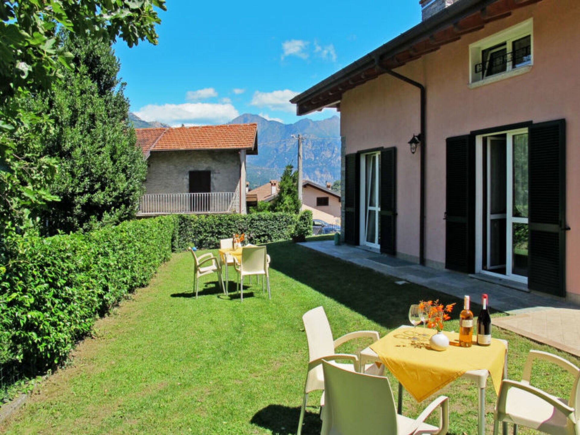 Property Image 2 - Luxury 4 Bedroom Villa, Lake Como Villa 1025