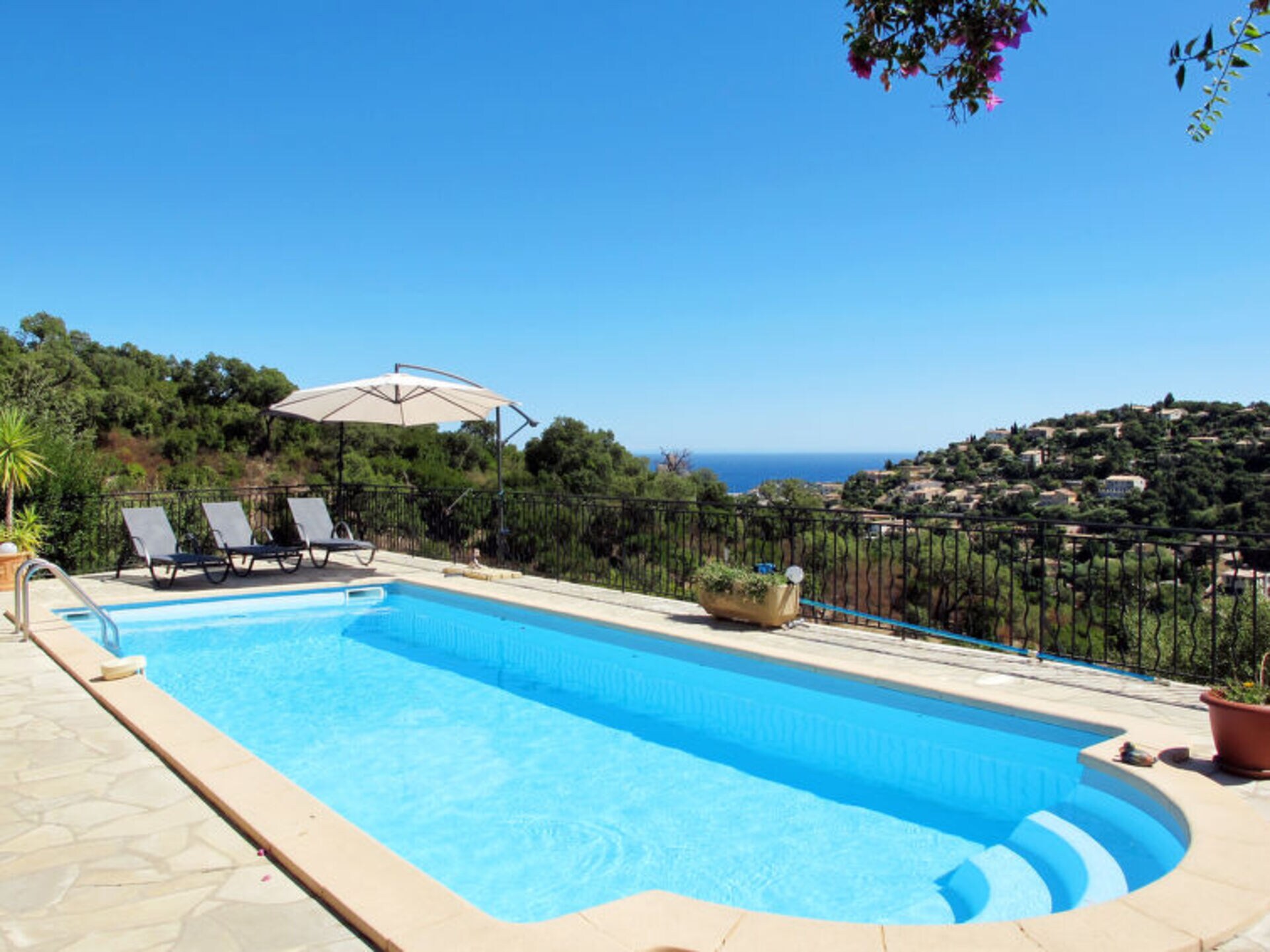 Property Image 2 - Villa with 4 Bedrooms, Provence-Alpes-Côte d’Azur Villa 1123
