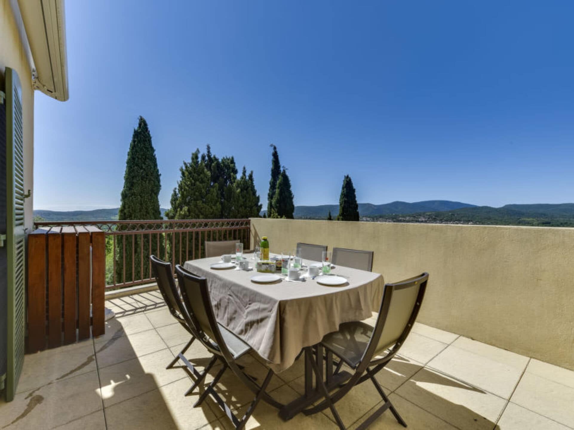 Property Image 1 - The Ultimate Villa in an Ideal Location, Provence-Alpes-Côte d’Azur Villa 1130 Property Image 1 - The Ultimate Villa in an Ideal Location, Provence-Alpes-Côte d’Azur Villa 1130