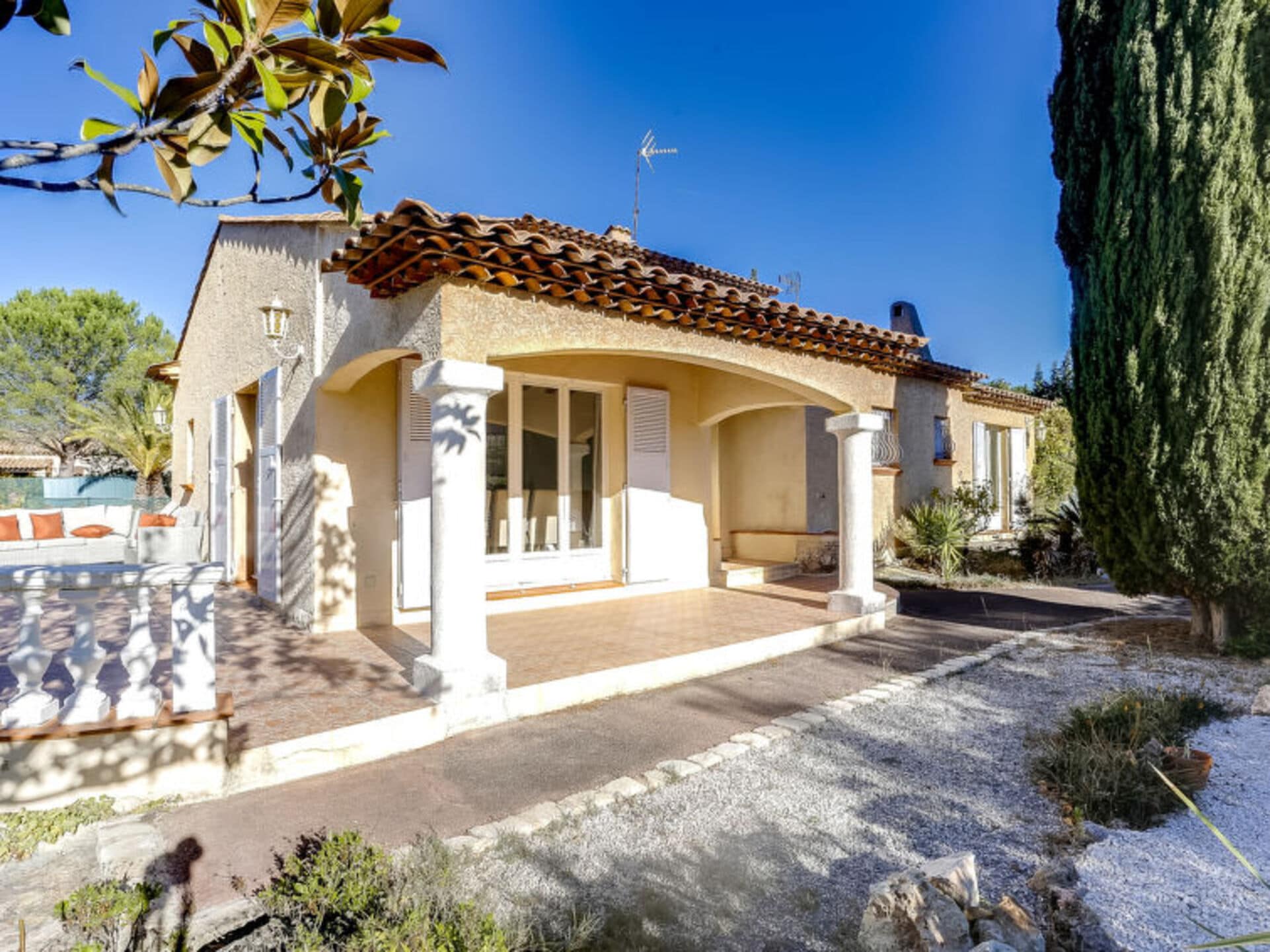 Property Image 2 - Property Manager Villa with 3 Bedrooms, Provence-Alpes-Côte d’Azur Villa 1142