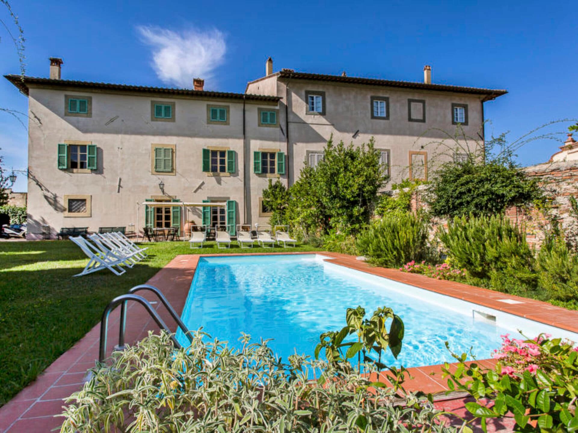 Property Image 1 - Villa with 10 Bedrooms, Lucca Pisa and Surroundings Villa 1072
