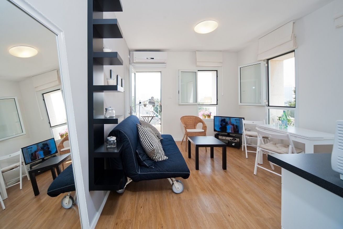 Property Image 2 - COZY 1 BR WITH BALC 5mn Fr THE SEA -118 BEN YEHUDA