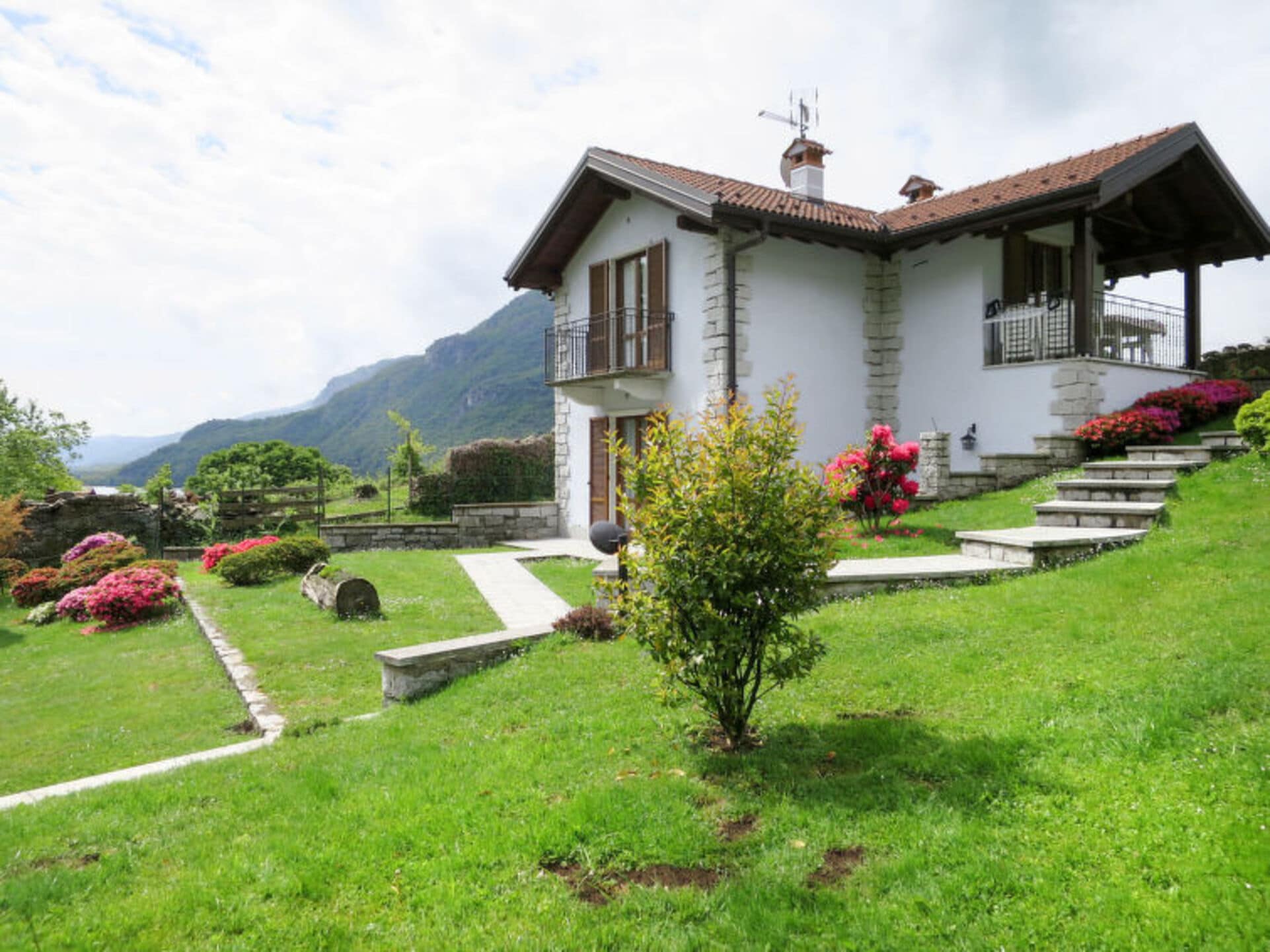 Property Image 2 - Villa with Majestic Views, Lake Maggiore Villa 1016