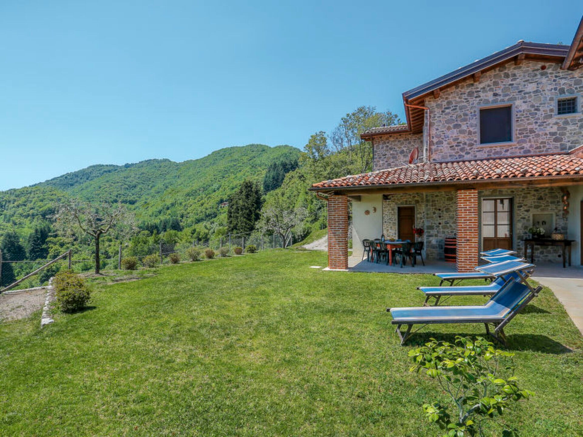 Property Image 2 - You will love this Luxury 4 Bedroom Villa, Lucca Pisa and Surroundings Villa 1054