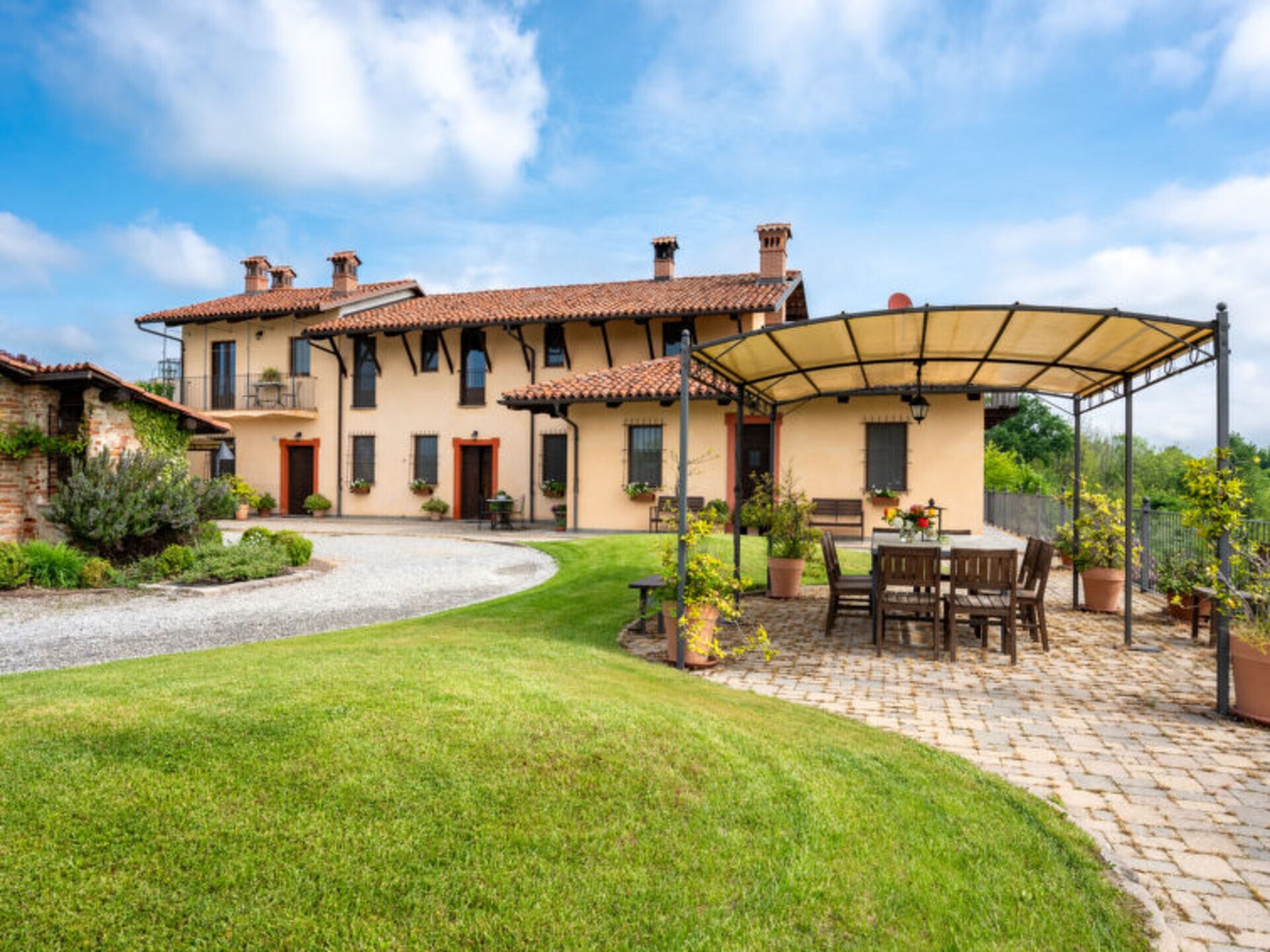 Property Image 1 - Villa with 4 Bedrooms, Piemonte Villa 1022