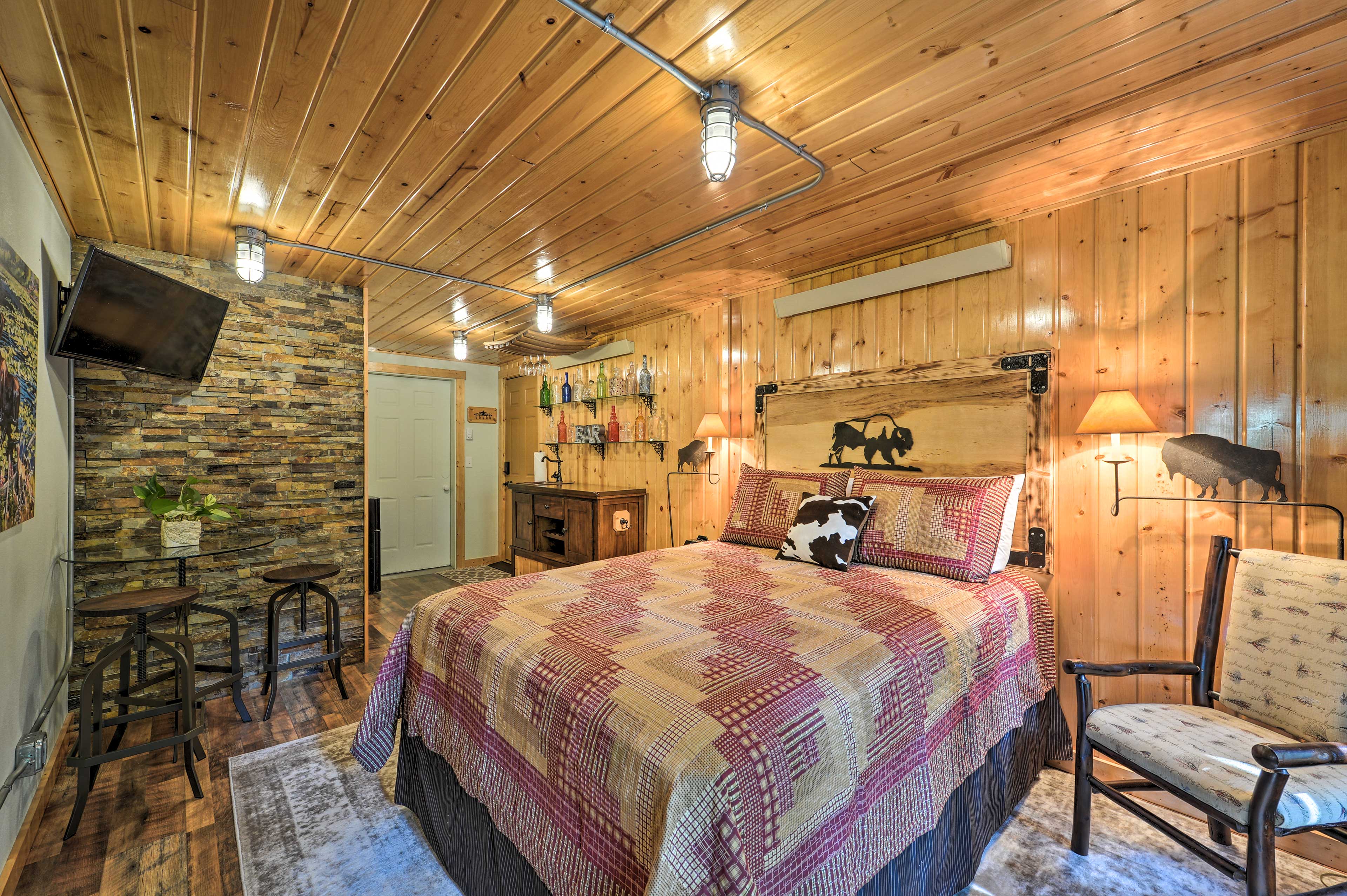 Alpine Adventures: Cozy Log Cabin w/ Deck & Views!