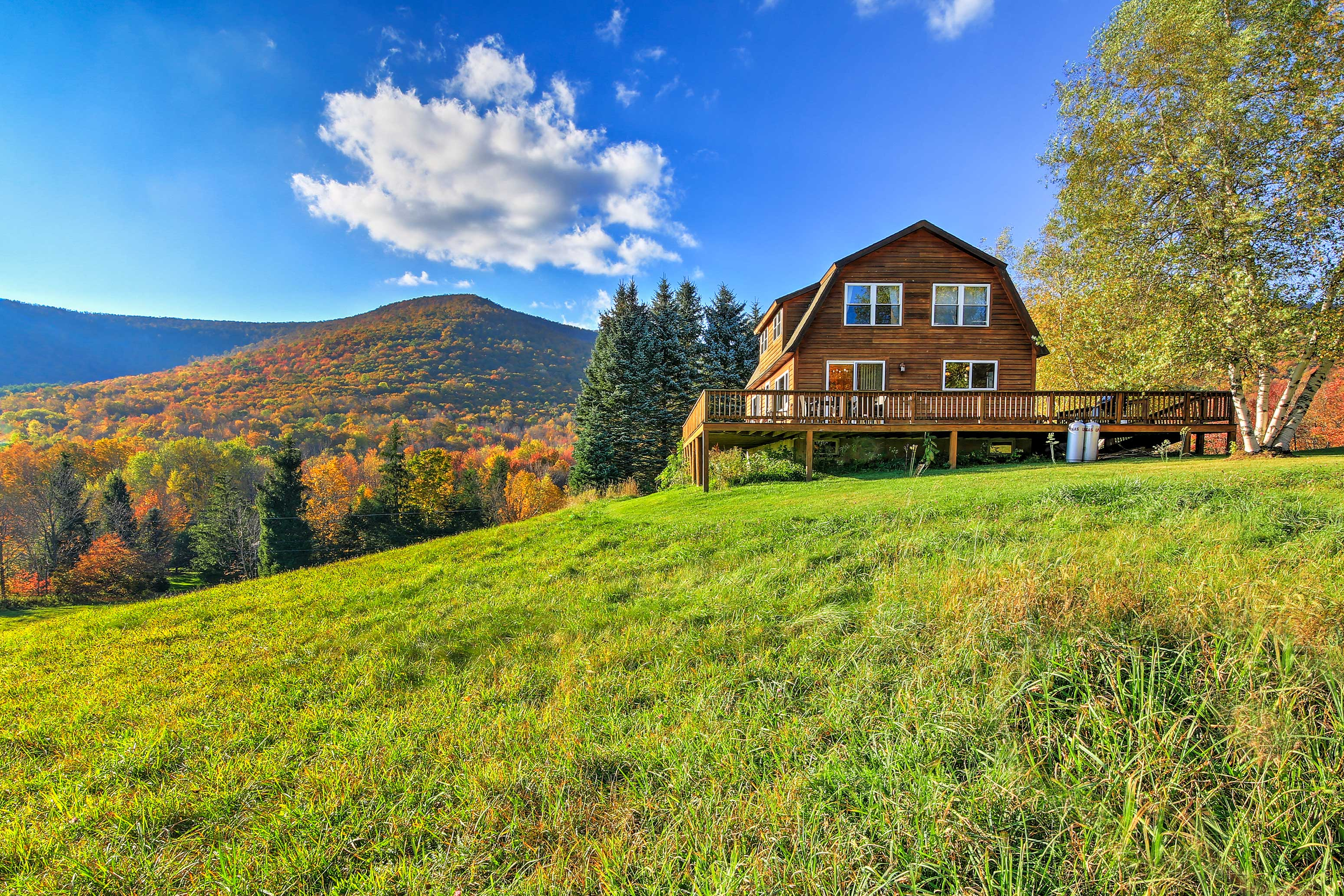 'Bearpen Lodge' on 125 Acres - Near Belleayre Mtn!