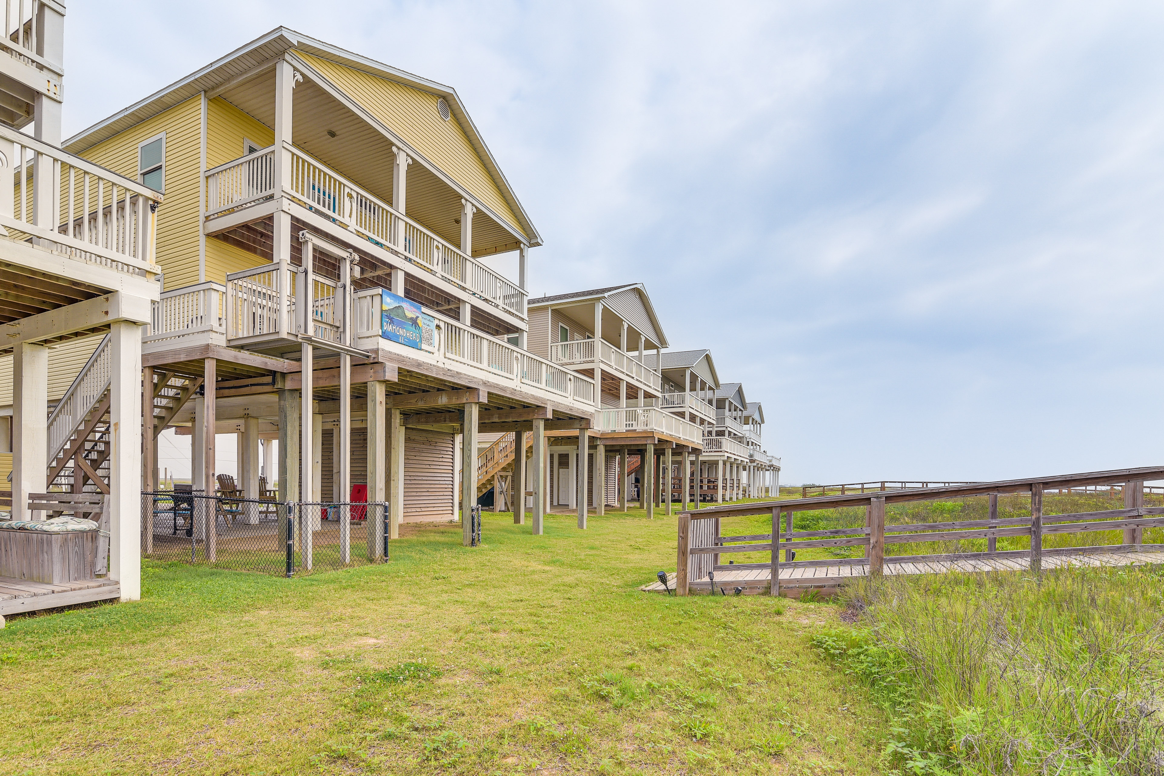 Beachfront Texas Retreat - 2 Decks, Patio & Views!