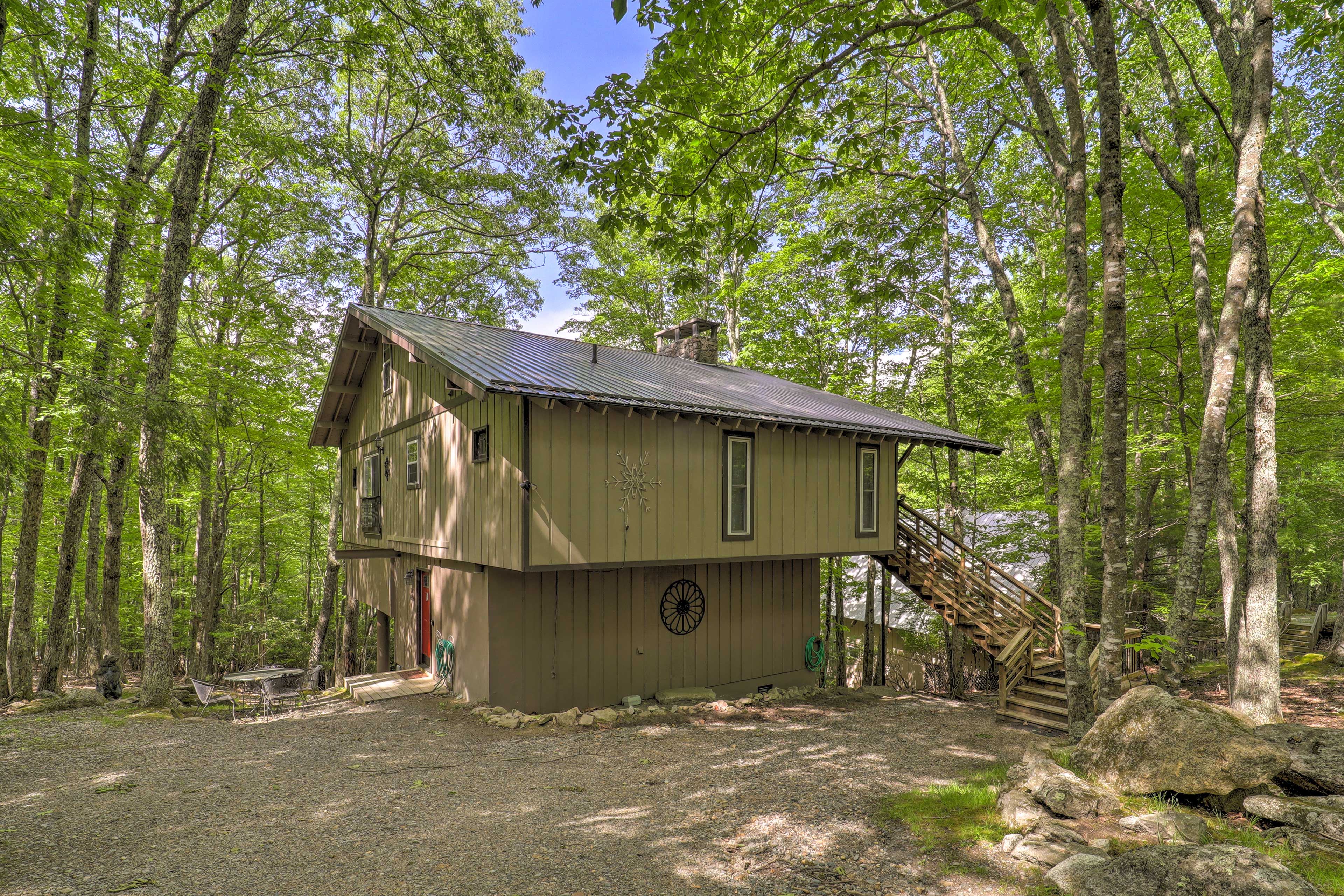 Property Image 2 - Beech Mountain Home w/ Covered Deck & Gas Grill!
