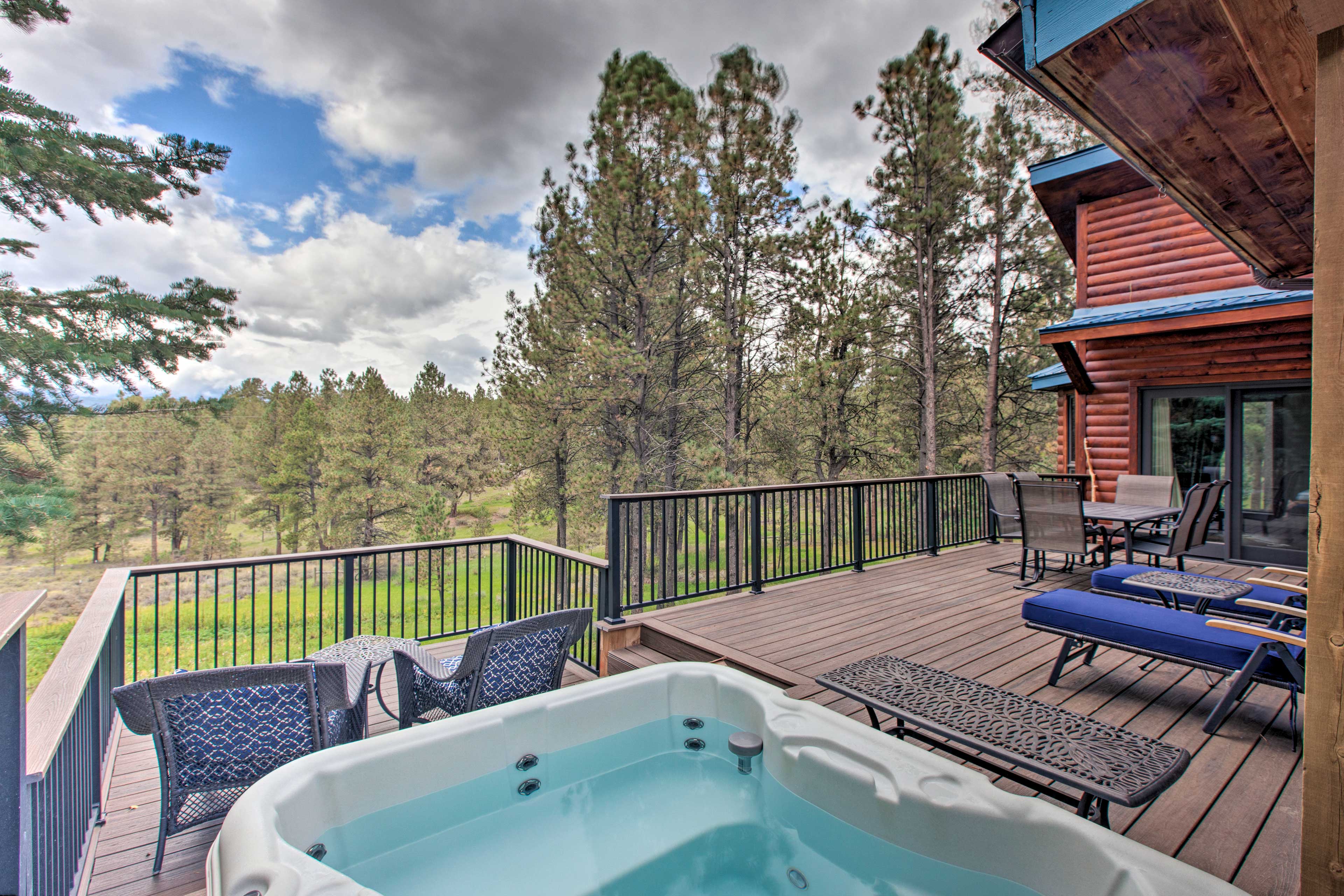 Property Image 2 - ’Blue Spruce Cabin’ w/ Hot Tub & Resort Amenities