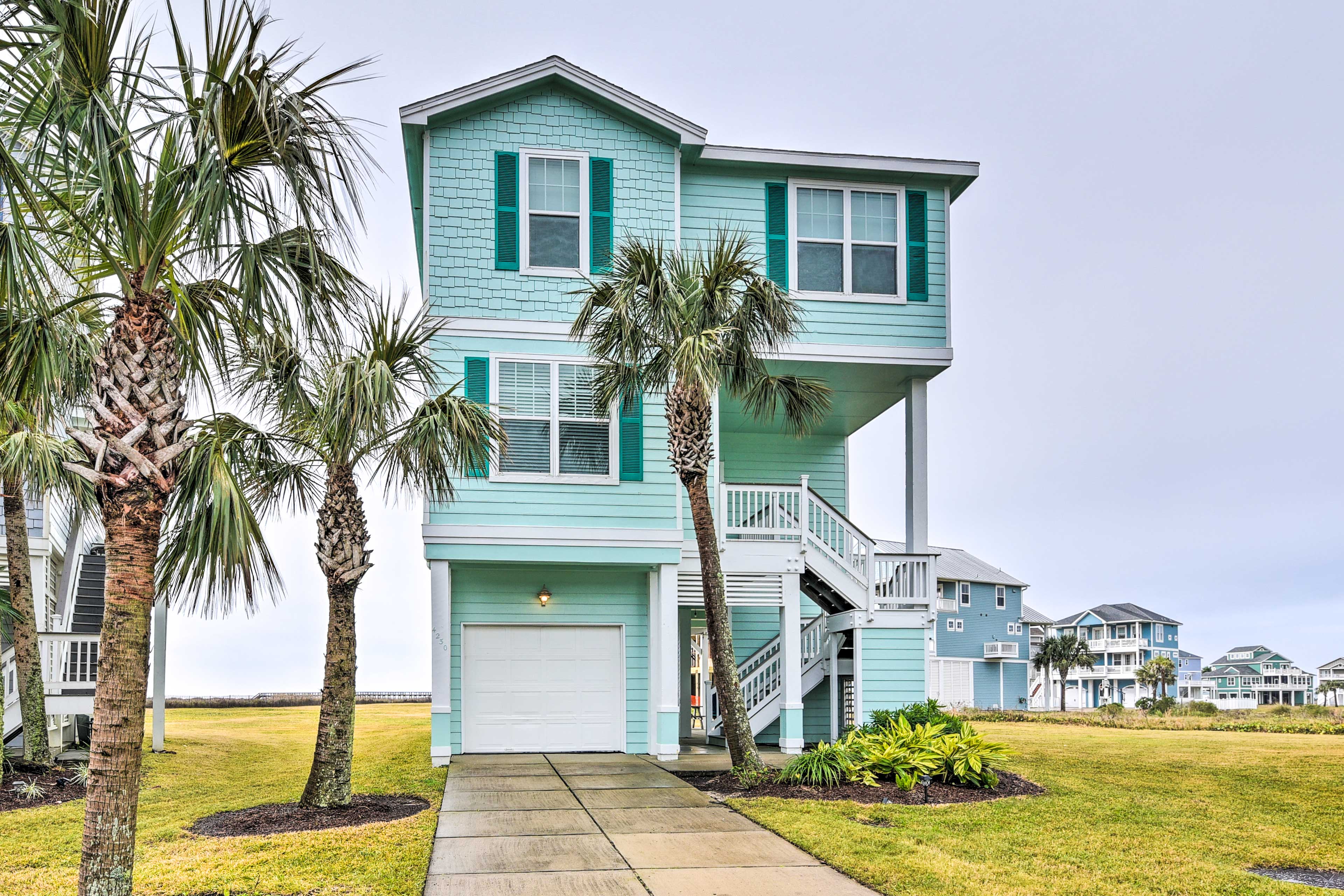 Property Image 1 - Breezy Galveston House w/ 2 Decks & Ocean Views!