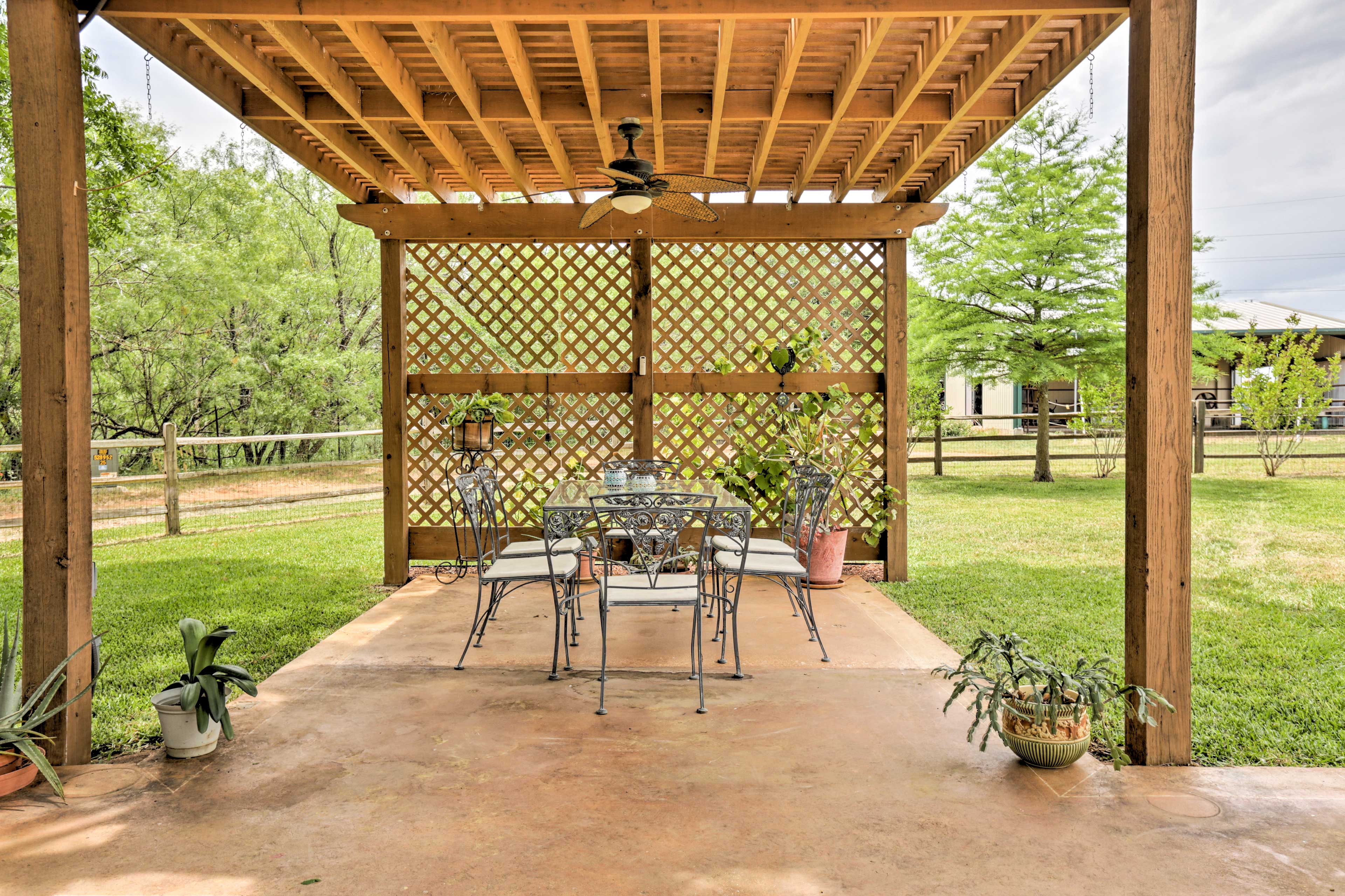 Property Image 1 - Cozy Texas Retreat w/ Patio, Grill & Horseshoes!