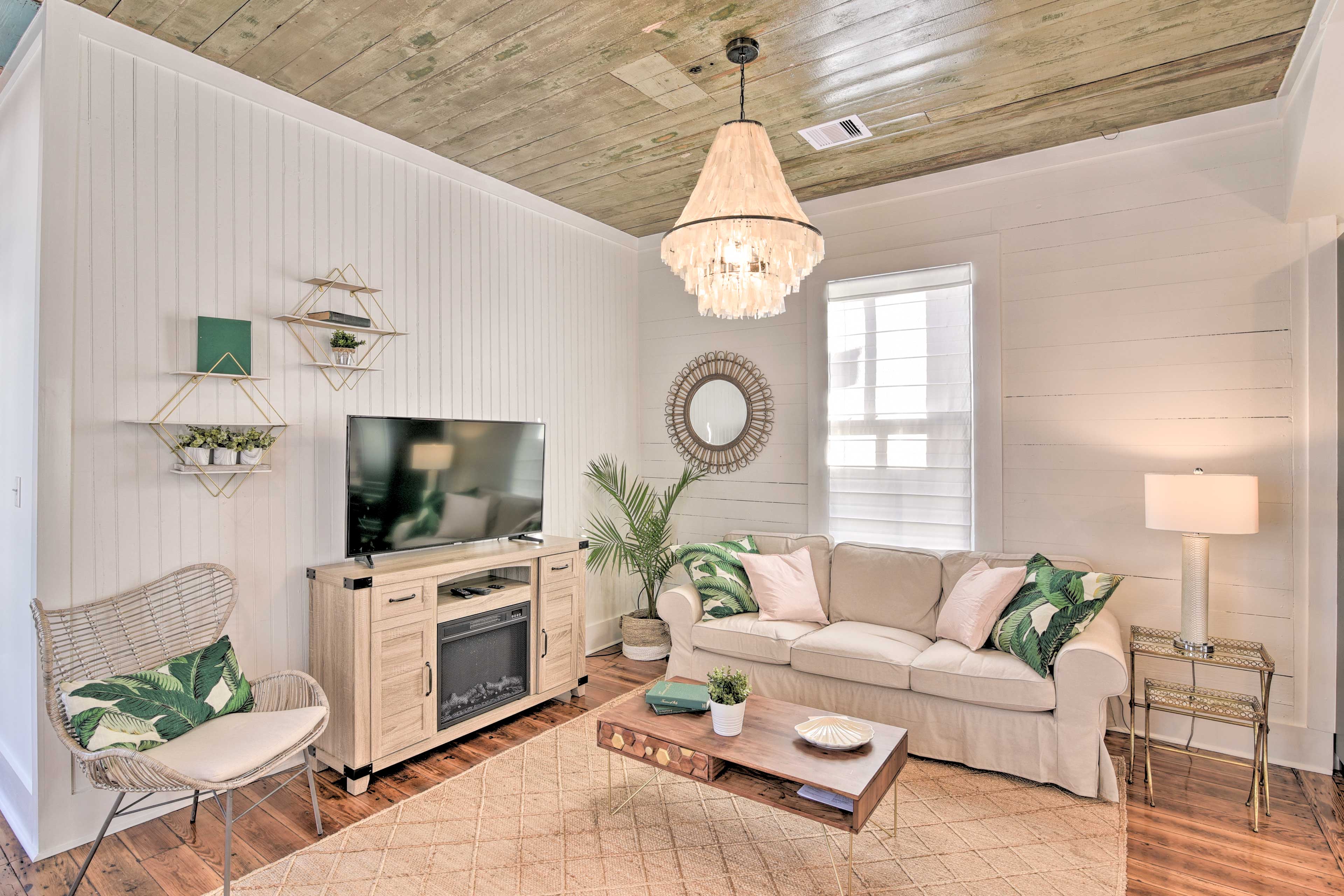 Property Image 1 - Bright Galveston Cottage: Close to Beach & Strand