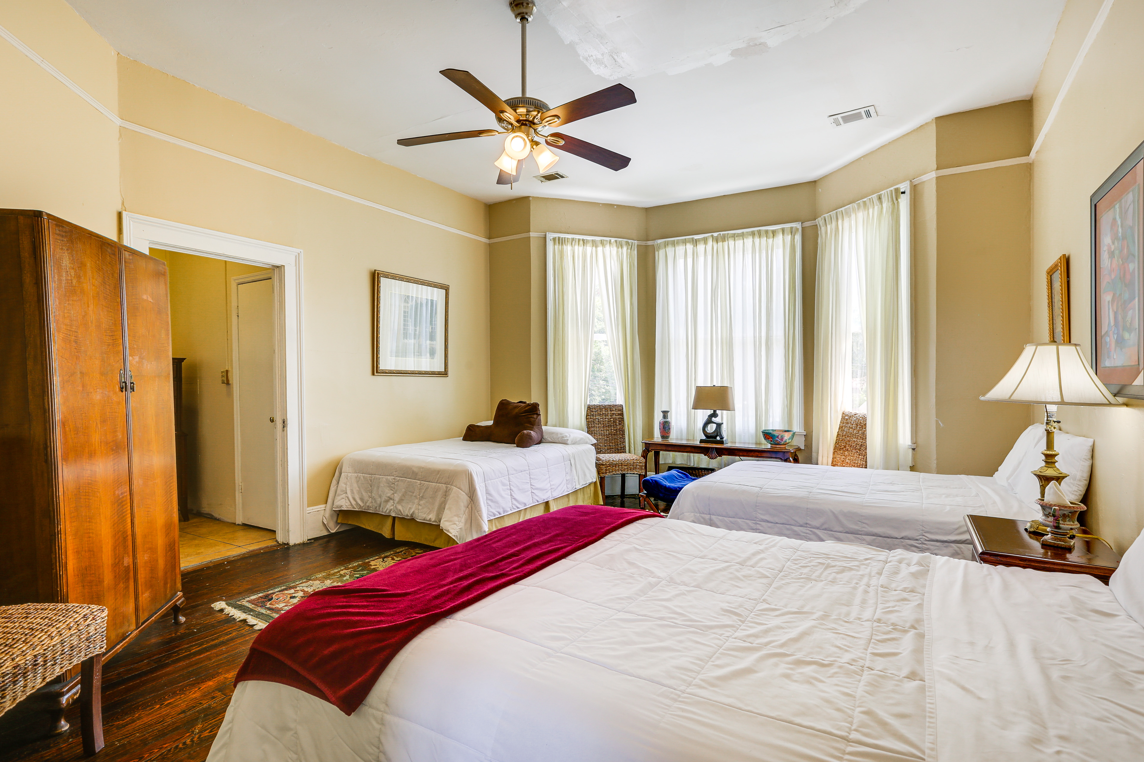 Central Albany Home with Covered Porch & Patio!