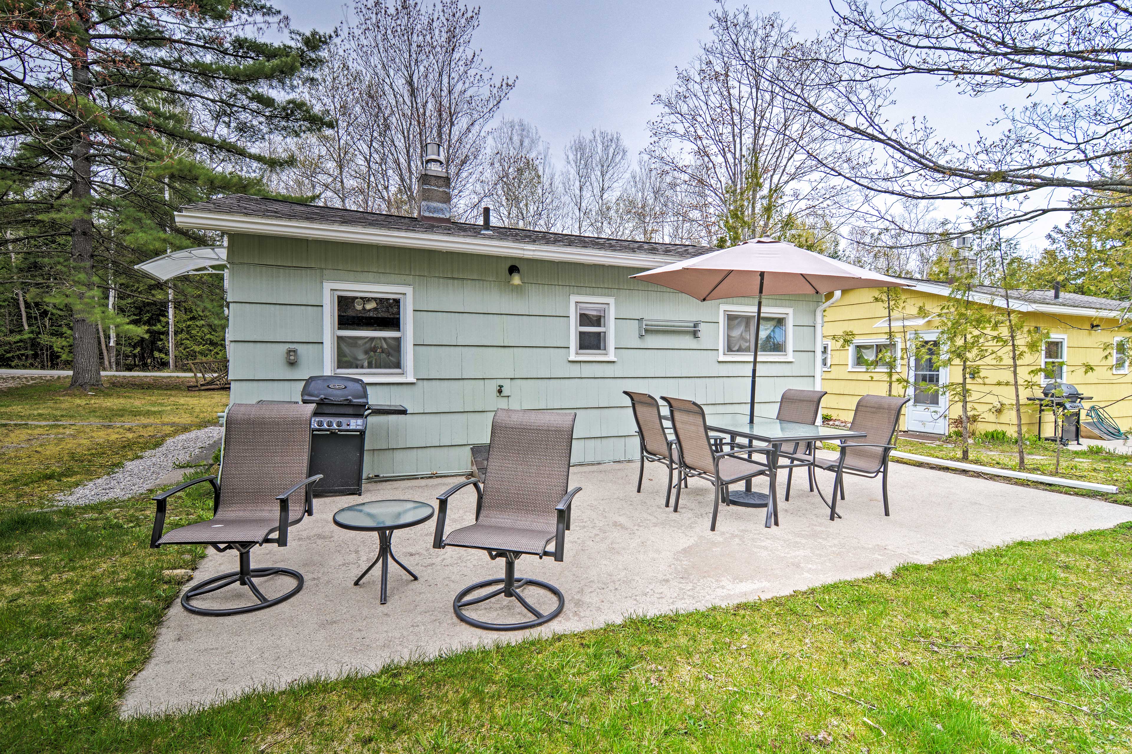 Charlevoix Cabin w/ Patio & Grill - Steps to Lake!