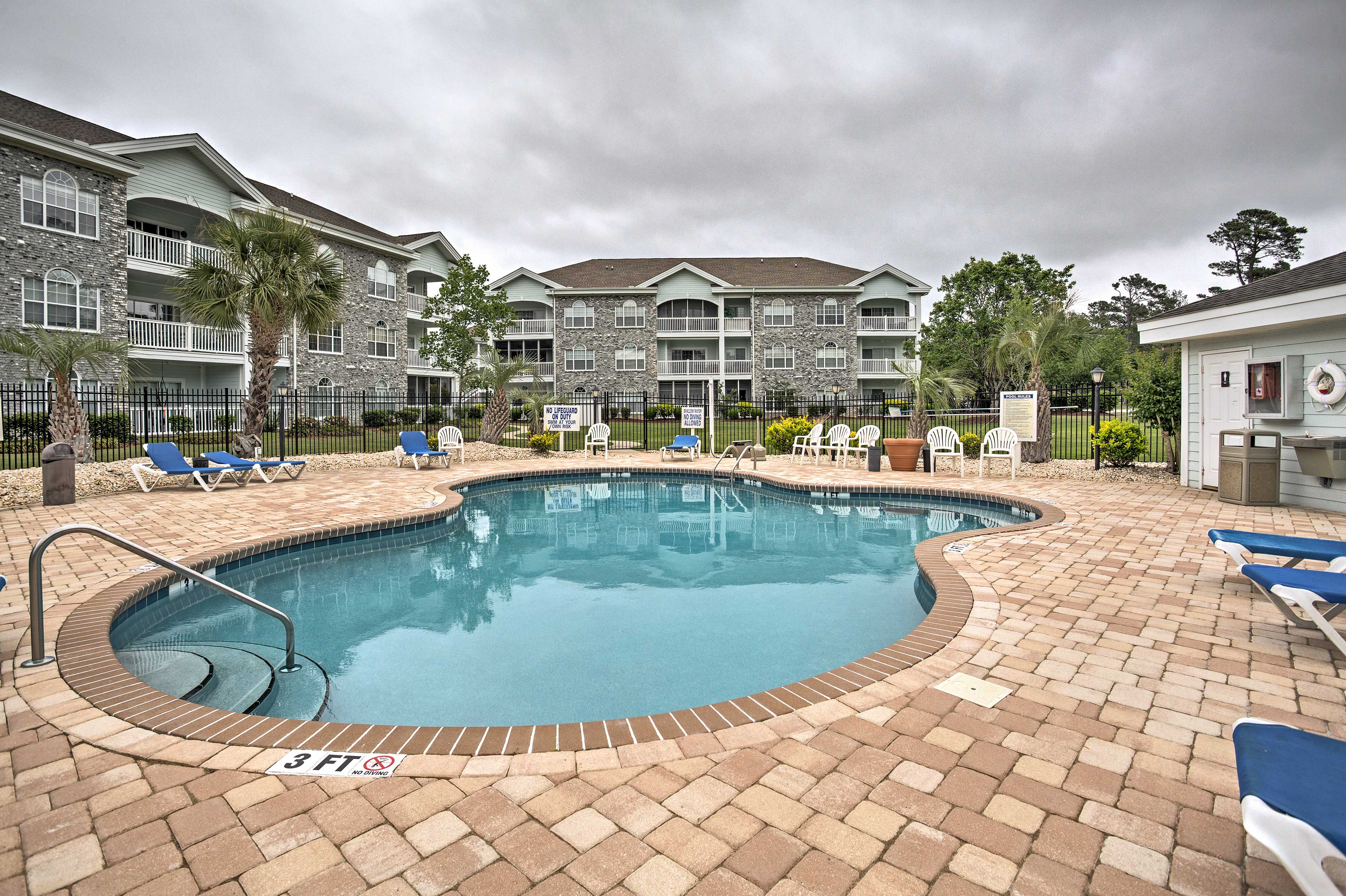 Property Image 2 - Charming Condo on Myrtlewood Golf Course w/ Pool!