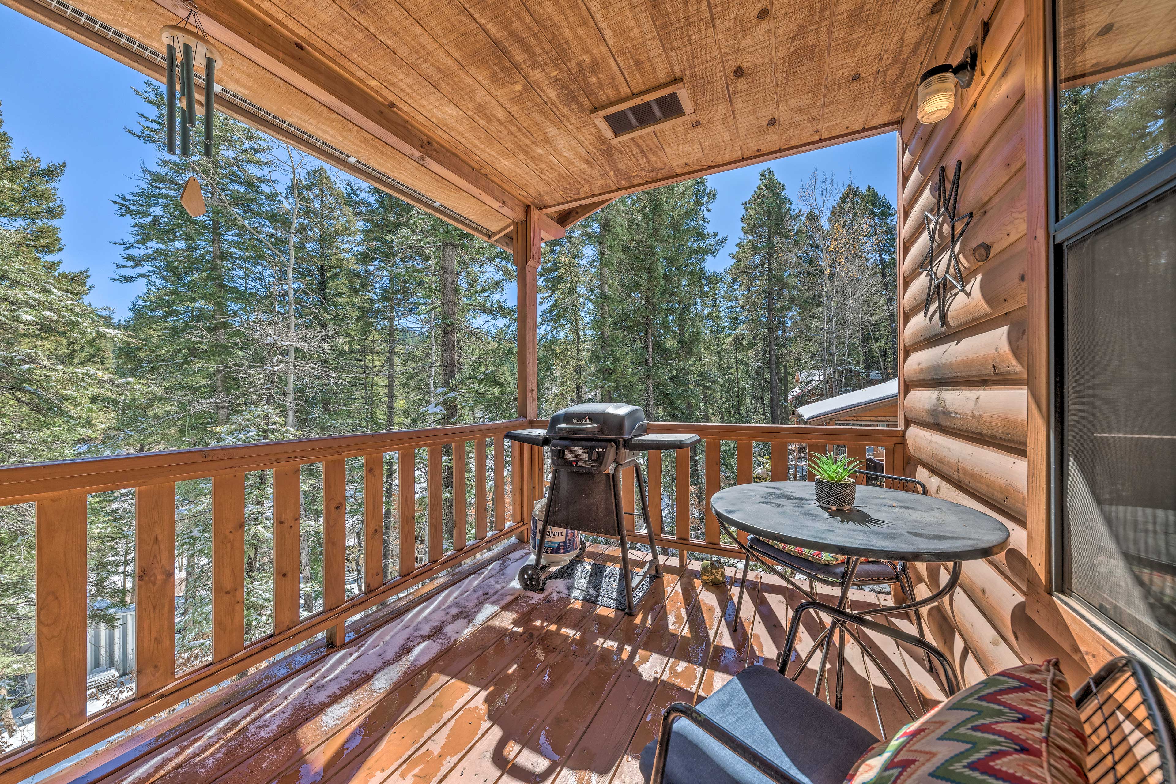 Property Image 2 - Charming ’Coppertop’ Cloudcroft Cabin: 3 Mi to Ski