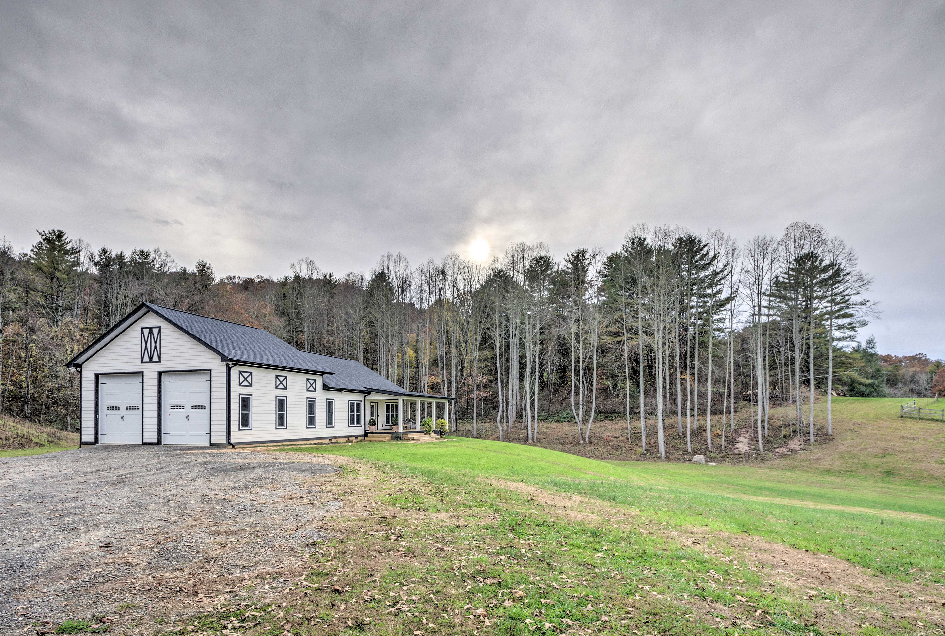 Charming Fairview Home on 40Acre Horse Farm! Home Rental in Fairview