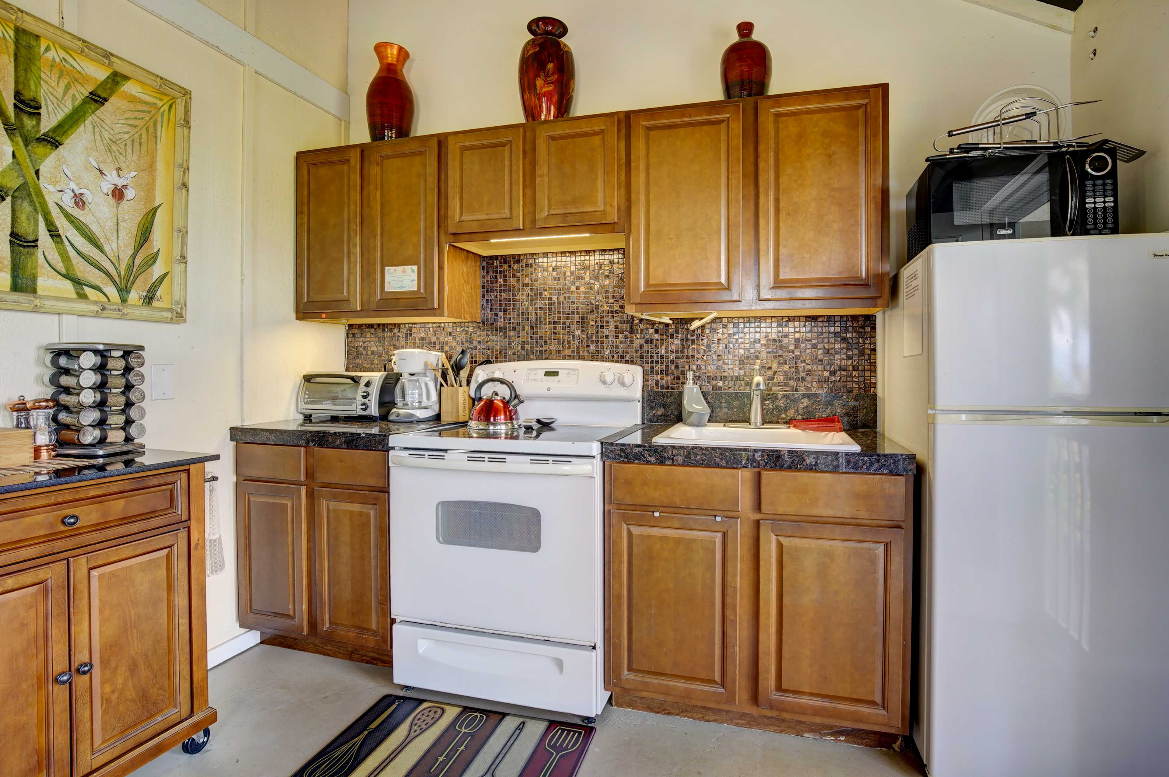 Charming Kailua-Kona Apartment Near Hiking & Golf!