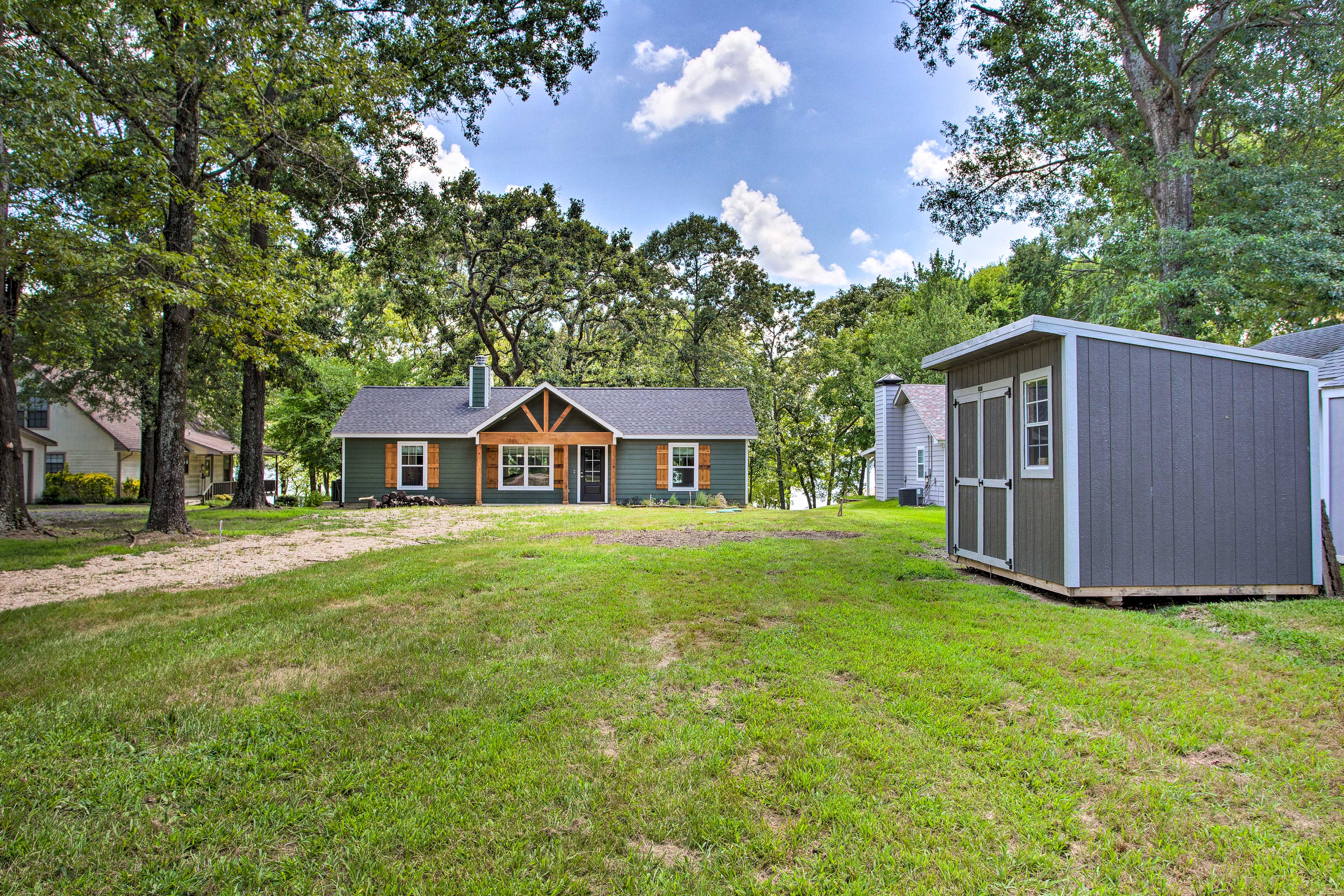 Charming Lake Fork Cottage w/ Screened-In Porch!