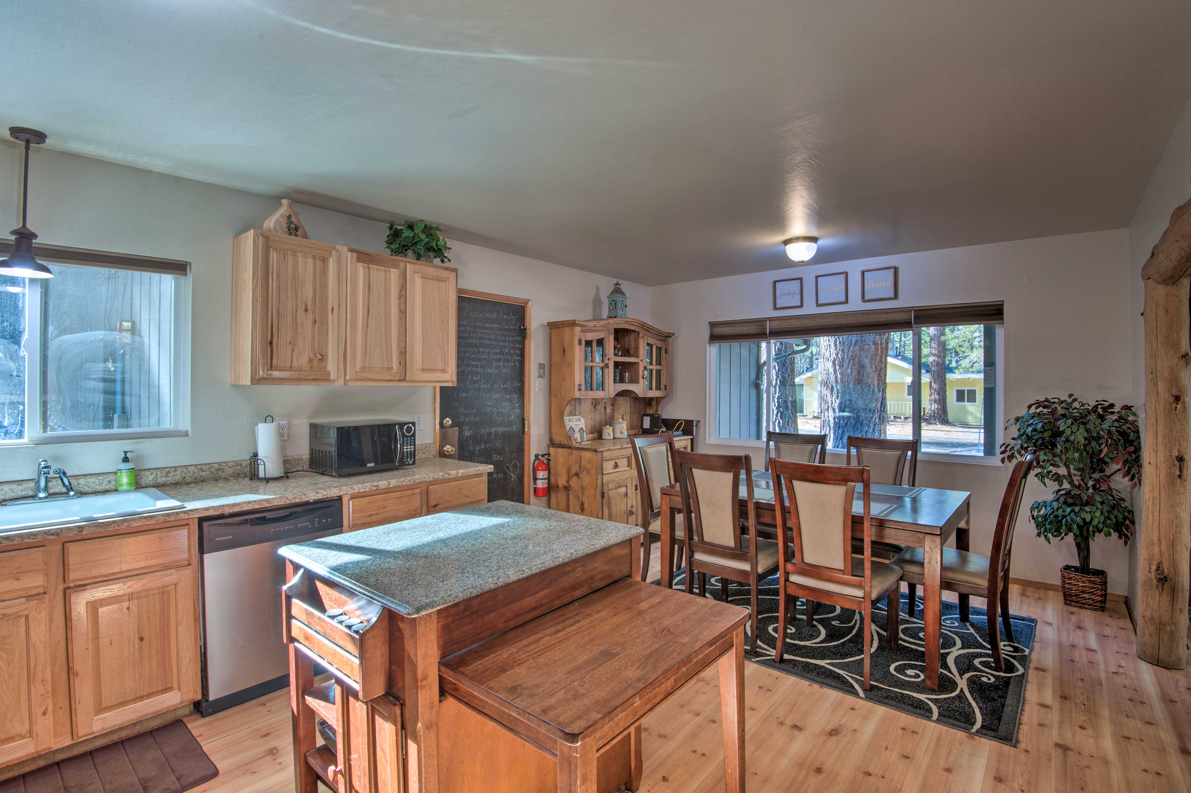 7 Mi to Heavenly Ski Resort: Cozy Tahoe Cabin