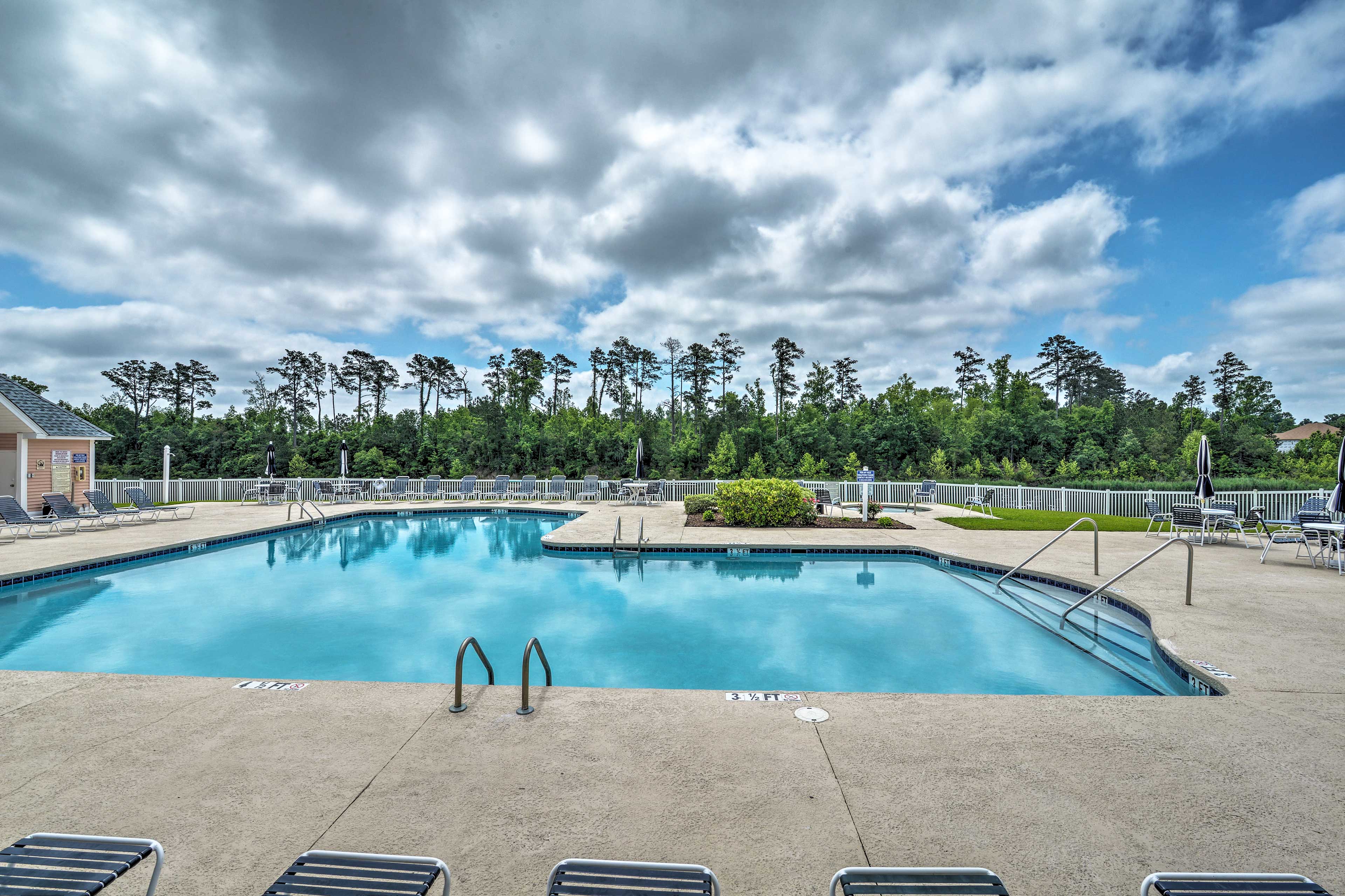 Property Image 2 - Chic Myrtle Beach Condo w/ Resort Amenity Access