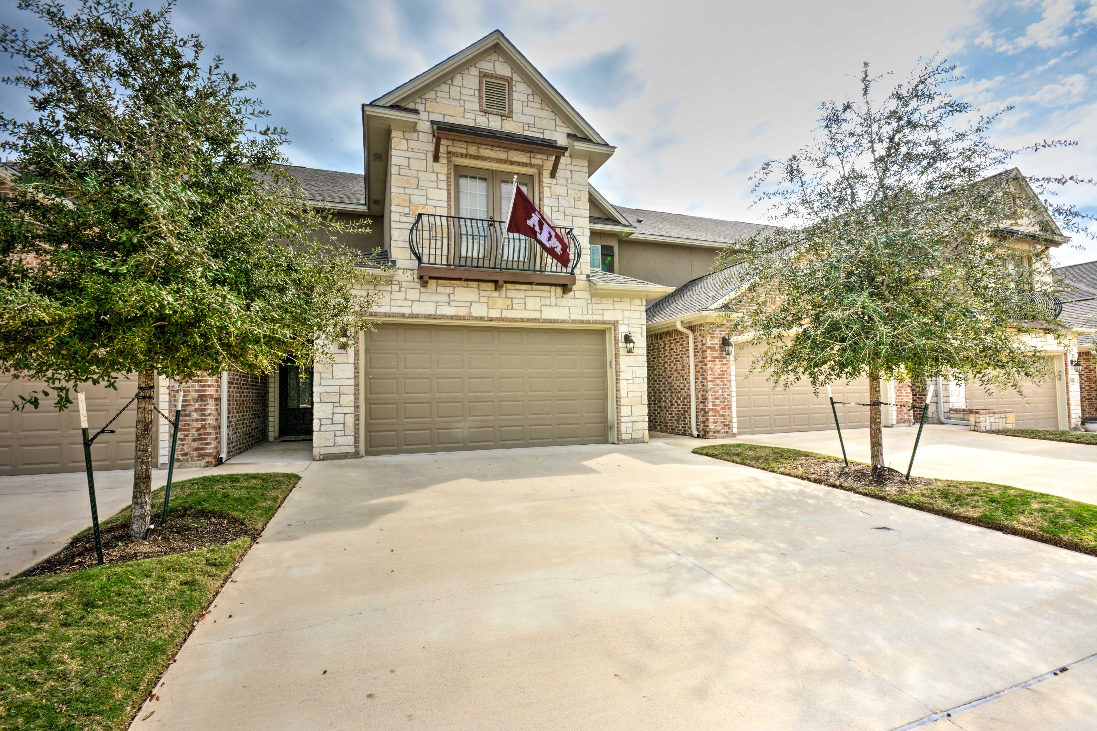 Property Image 2 - College Station Townhouse w/ Private Patio