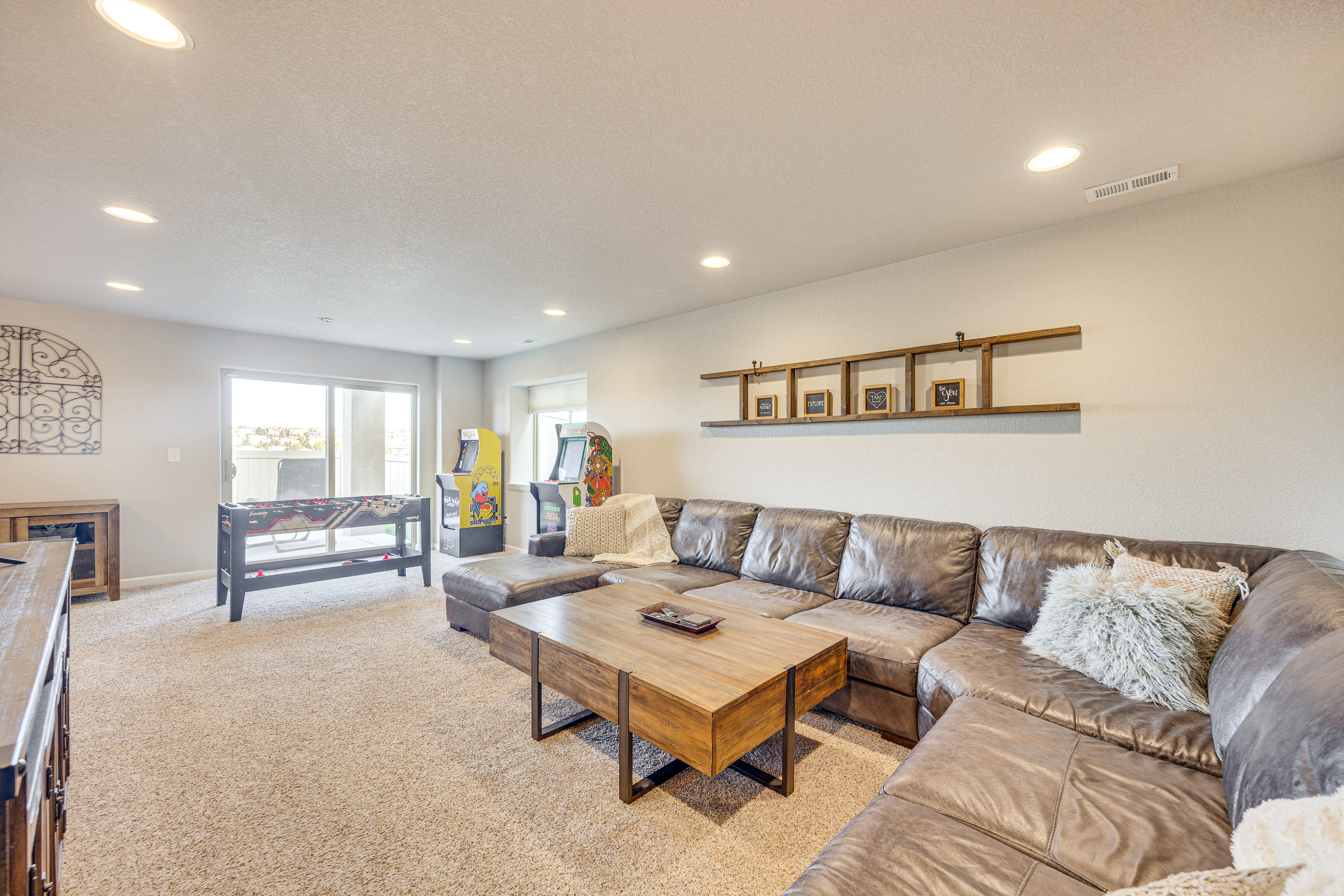 8 Mi to USAFA! Townhome w/ Game Room & Backyard