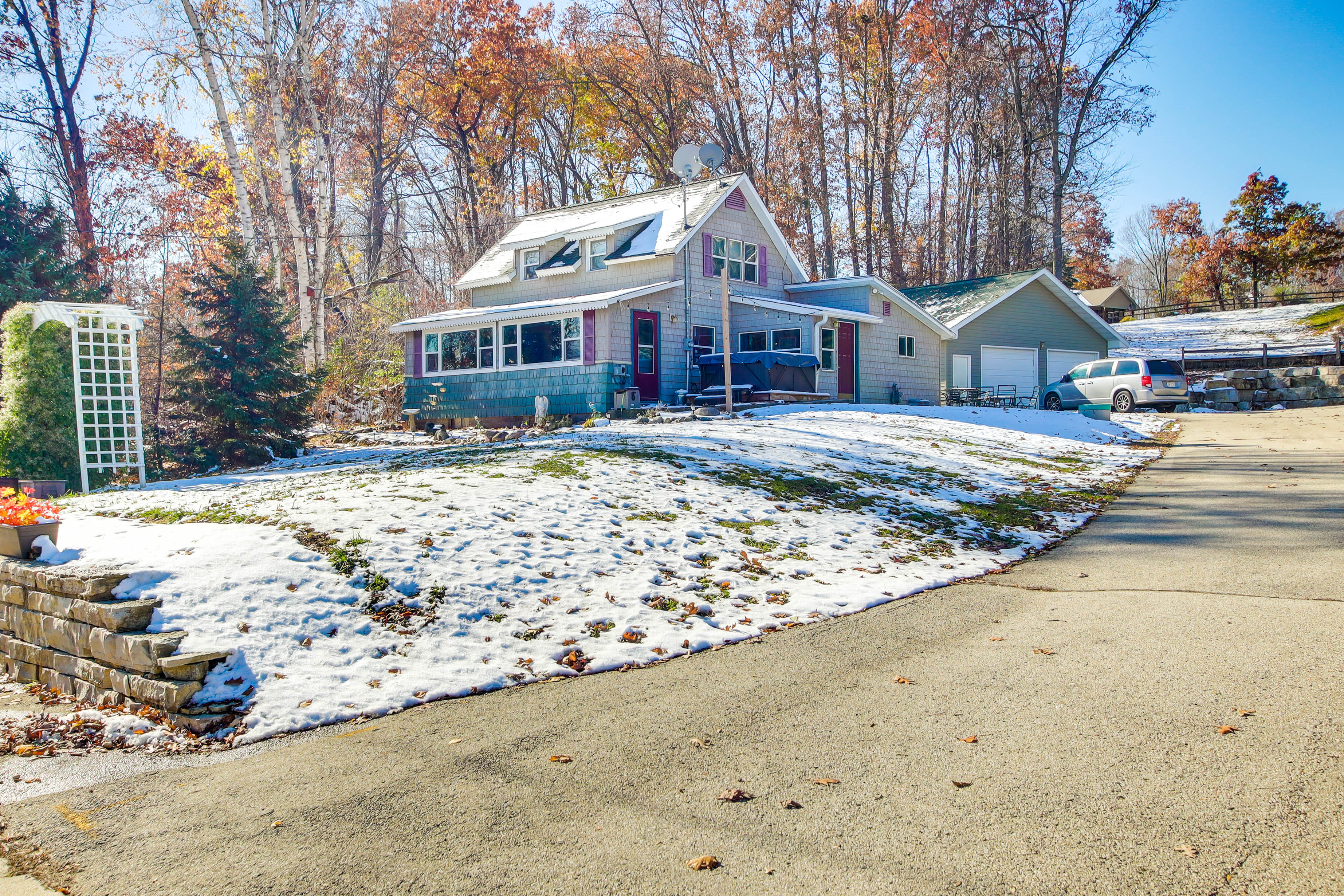 Colorful Cottage w/ Hot Tub - Steps to Long Lake!