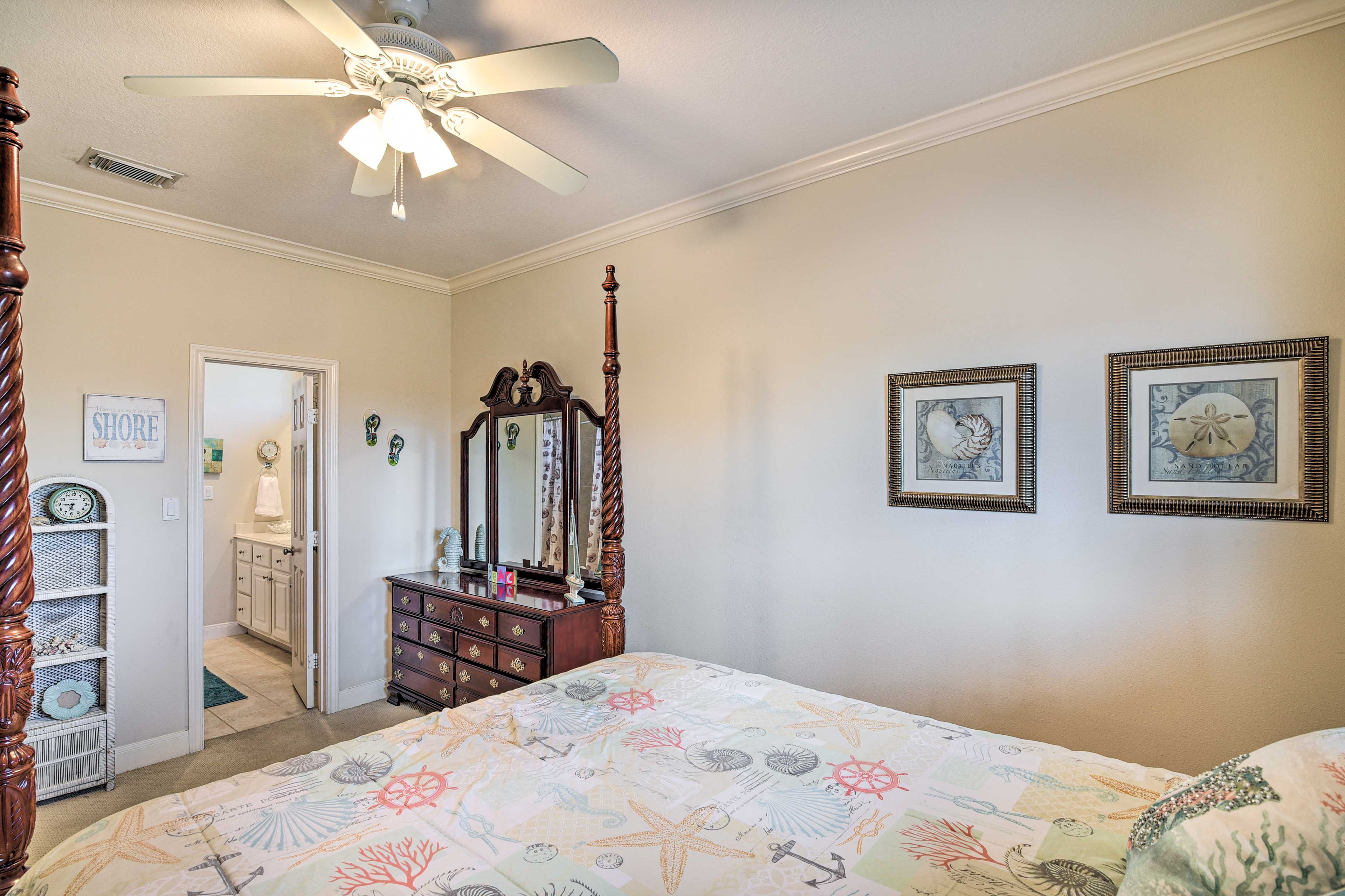 < 1 Mi to Beach: ‘Salty Dog’ House in Galveston!